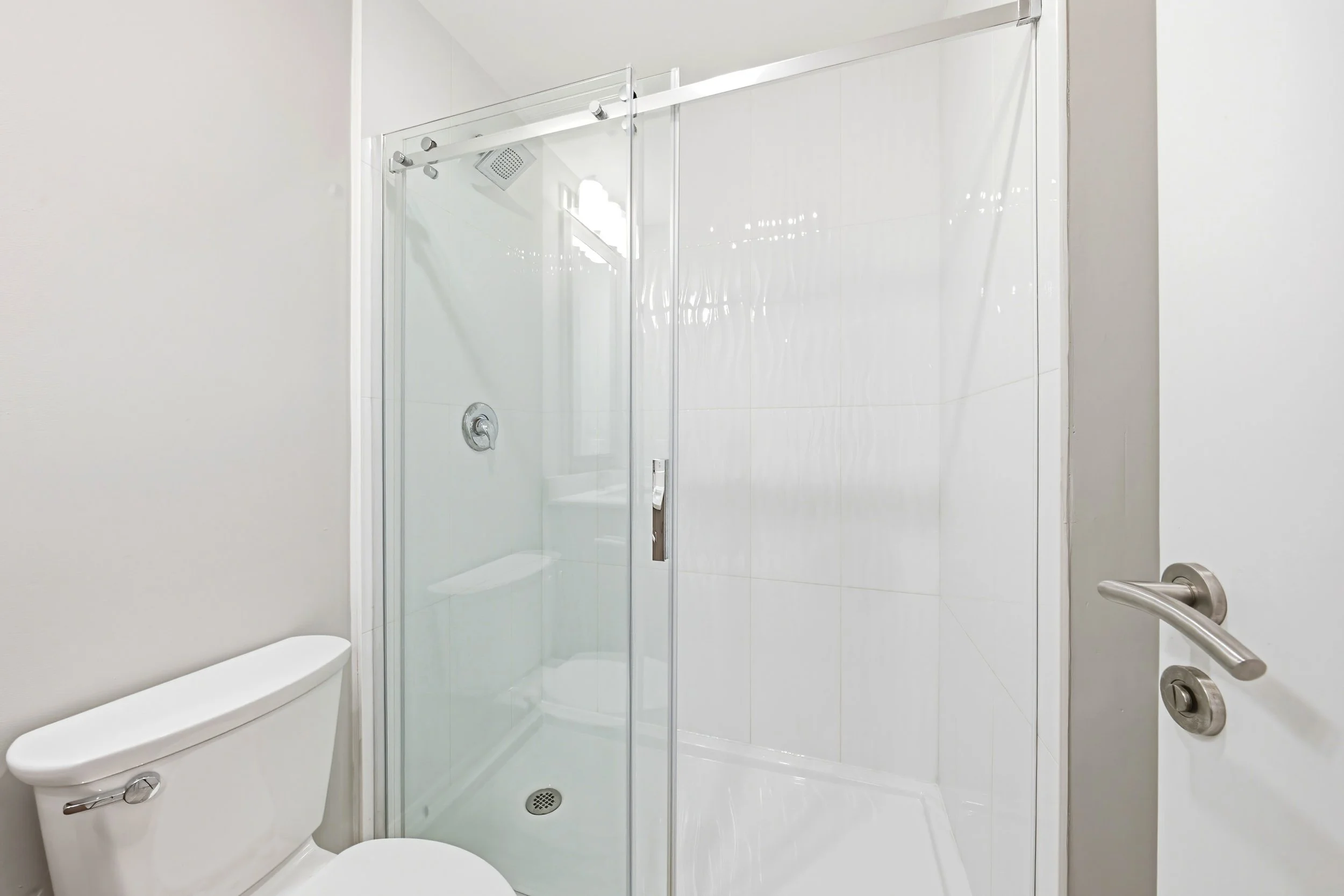 18 - Unit 1004 Marquee Residence.jpg
