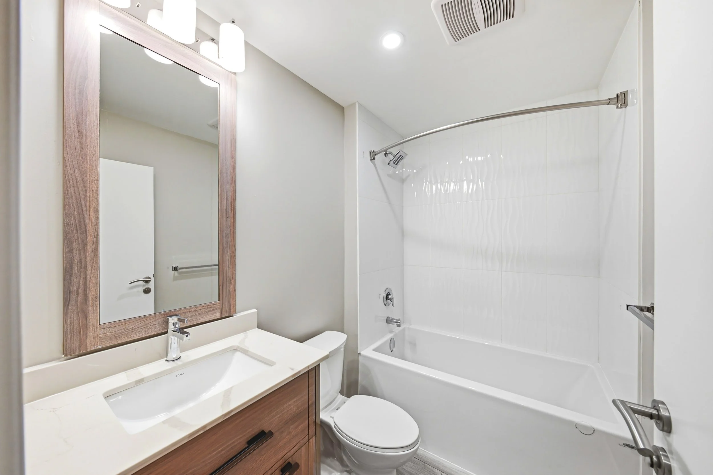 21 - Unit 1004 Marquee Residence.jpg