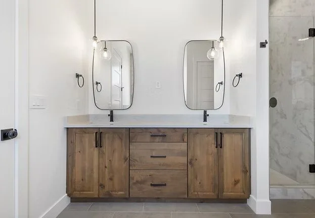185 bathroom.jpeg
