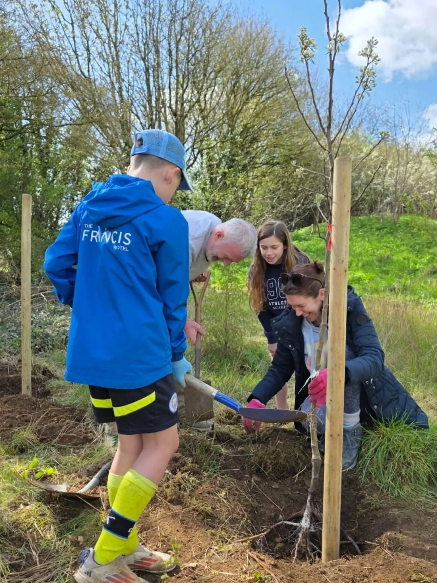 Today everyone came together to help plant our new Community Orchard at Lords Mead, with the help of the amazing team at Freely Fruity!

It was a fantastic morning, with the community getting stuck in to make this brilliant project a reality. Lots of