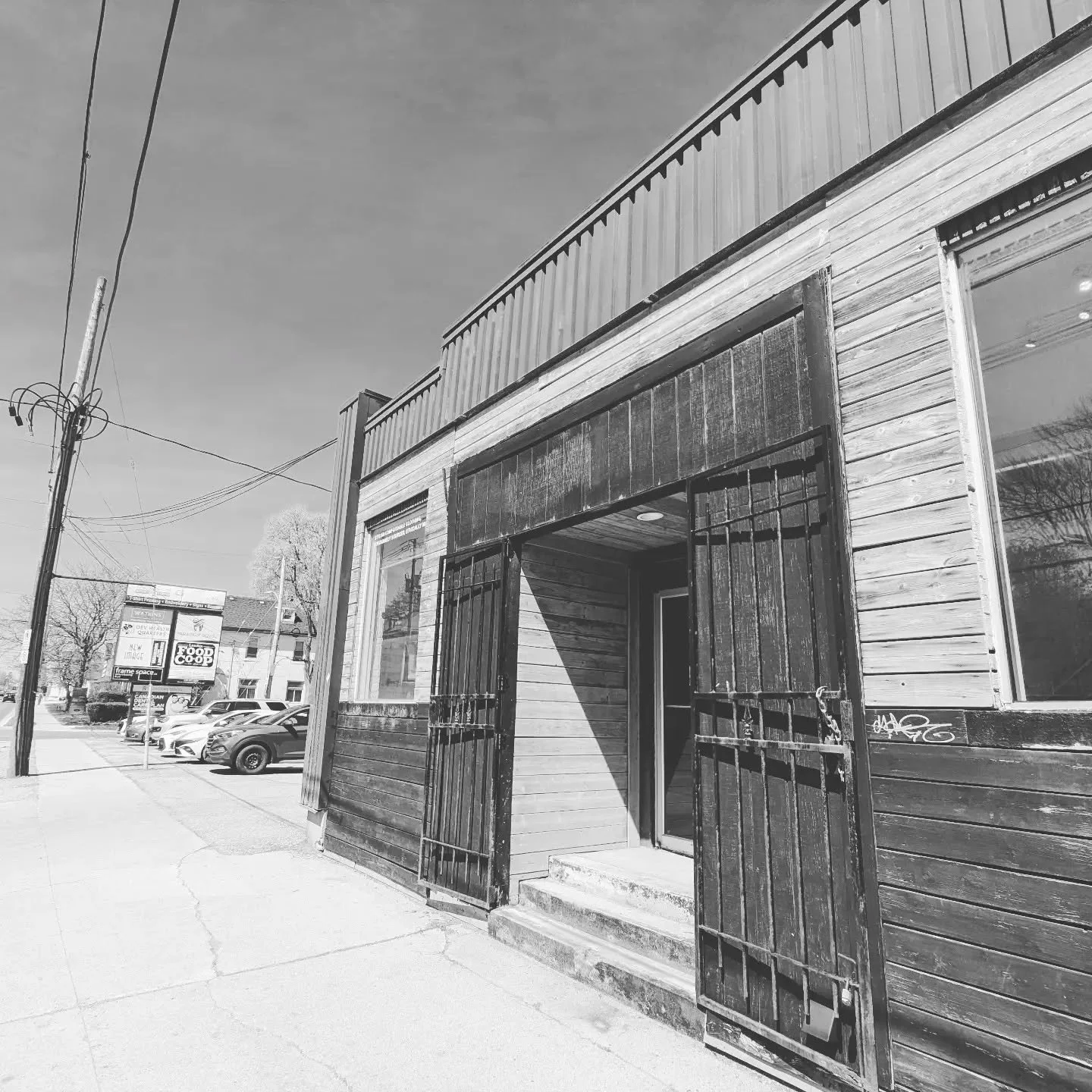 How incredible it is to have a place to pour all of my ideas and dreams into. I can't wait to show you all what I have been working so hard to build!
.
.
.
.
#ldnont #oldeastvillage #hairsalon #um&ouml;nnun
