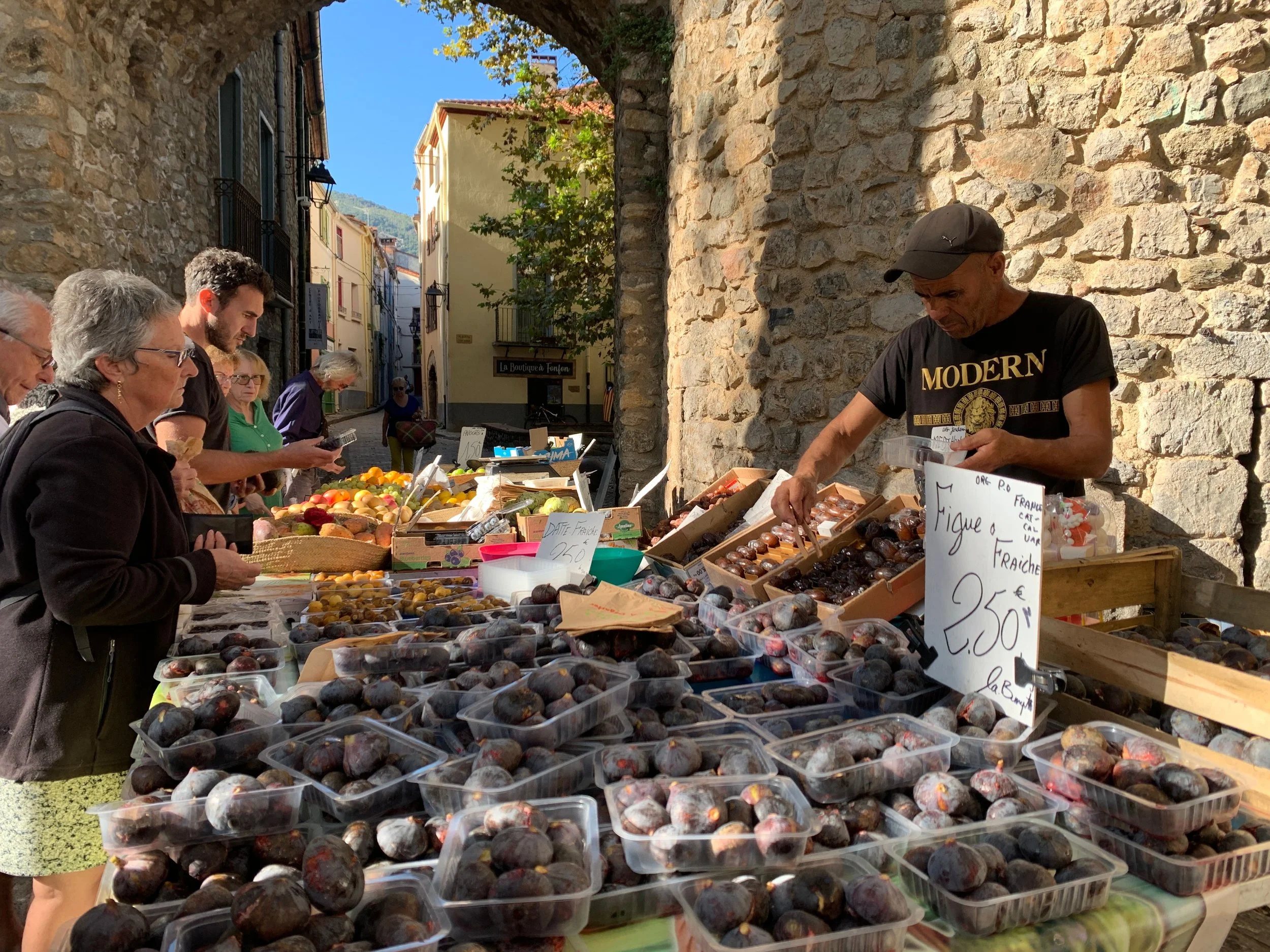MKT STALL PEEPS pexels-smaart-343619394-32615777.jpg