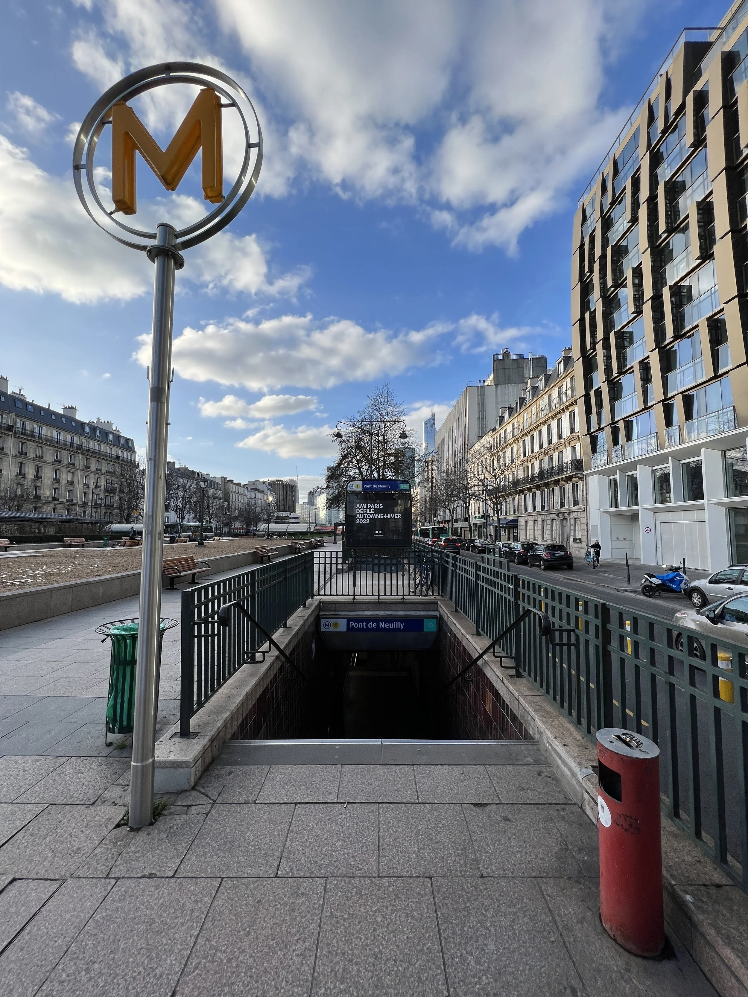 Pont_de_Neuilly_Metro_Station