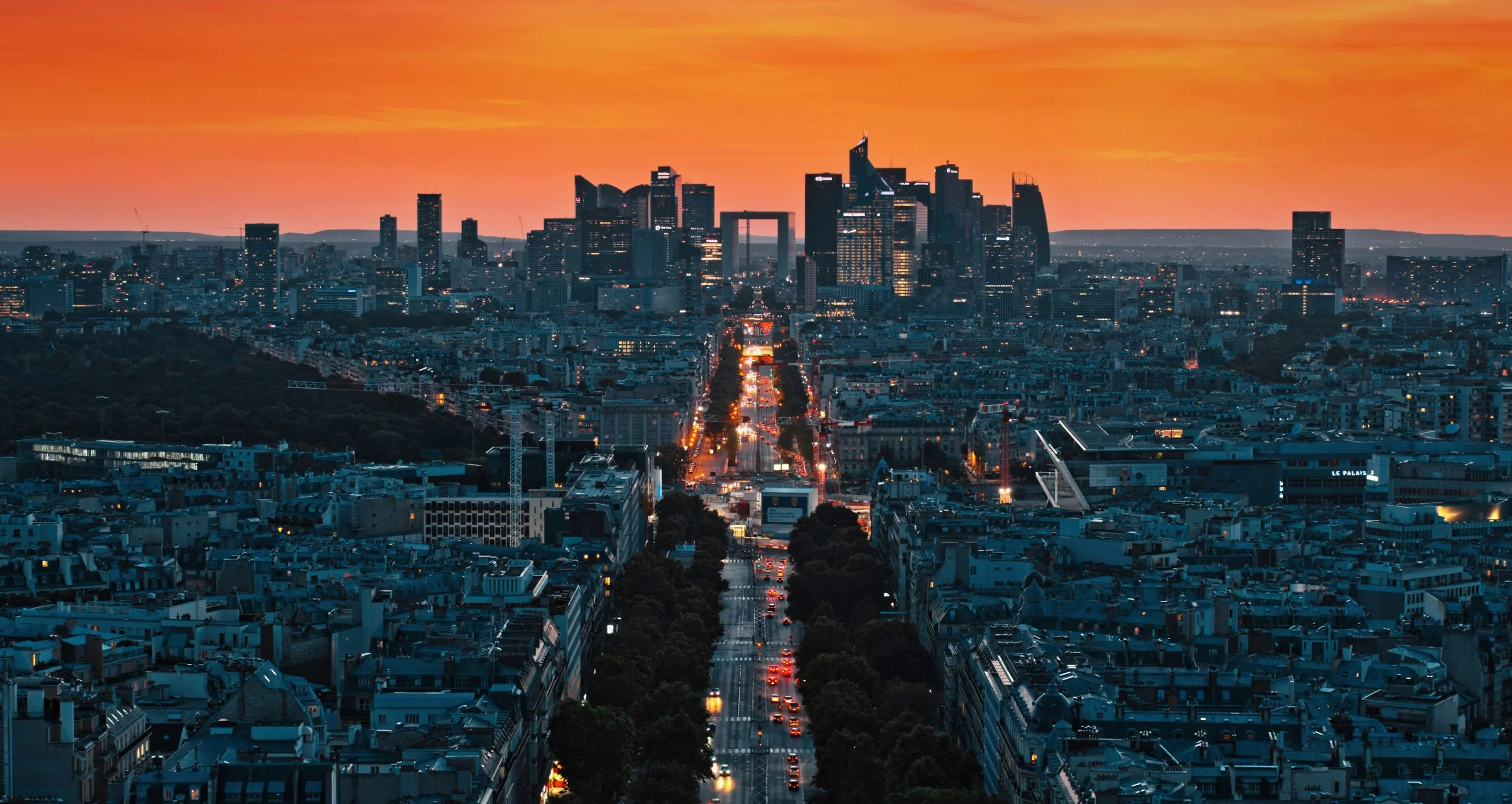 LaDefense_at_Sundown