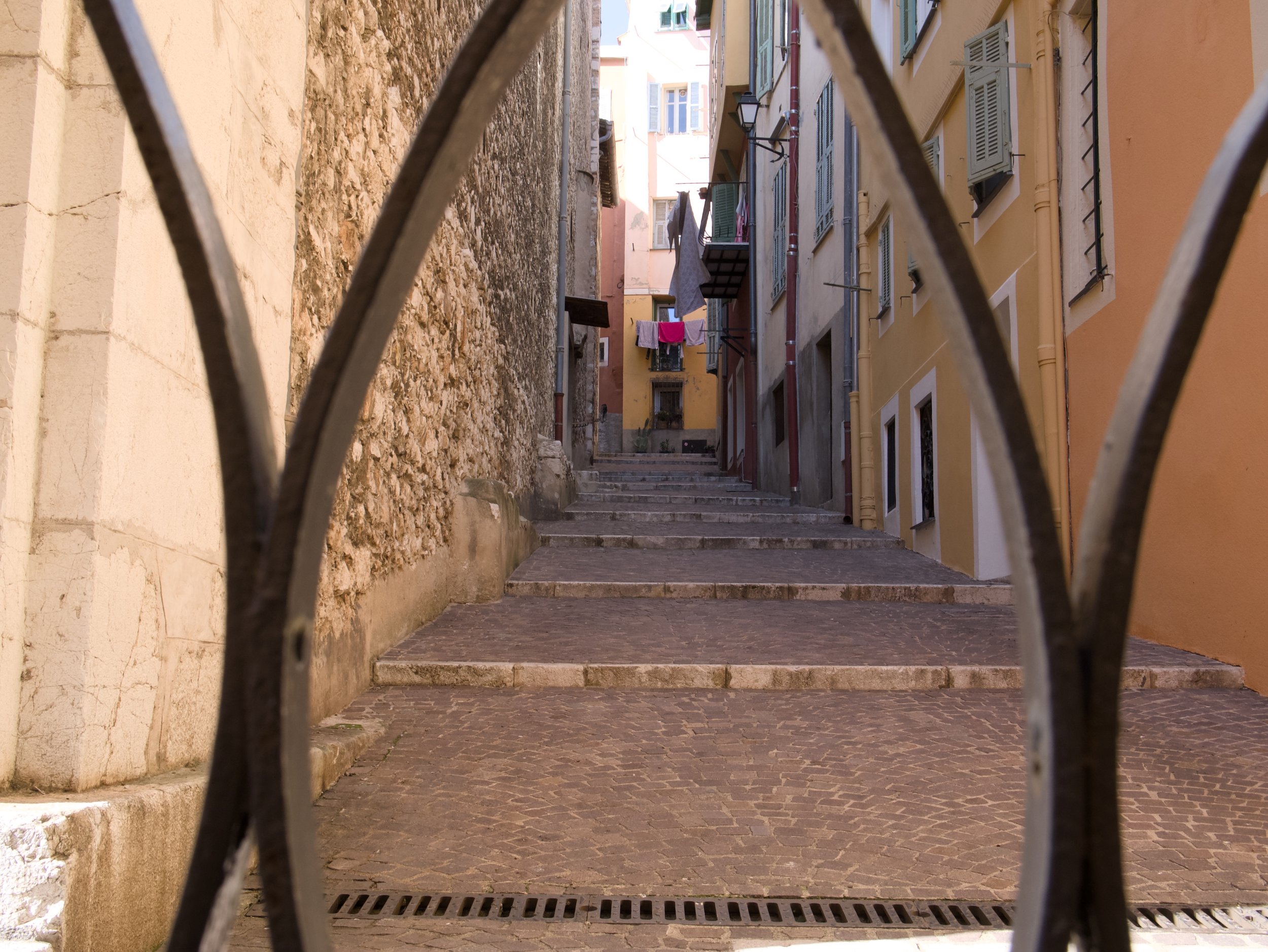 Village Passage in Villa France 