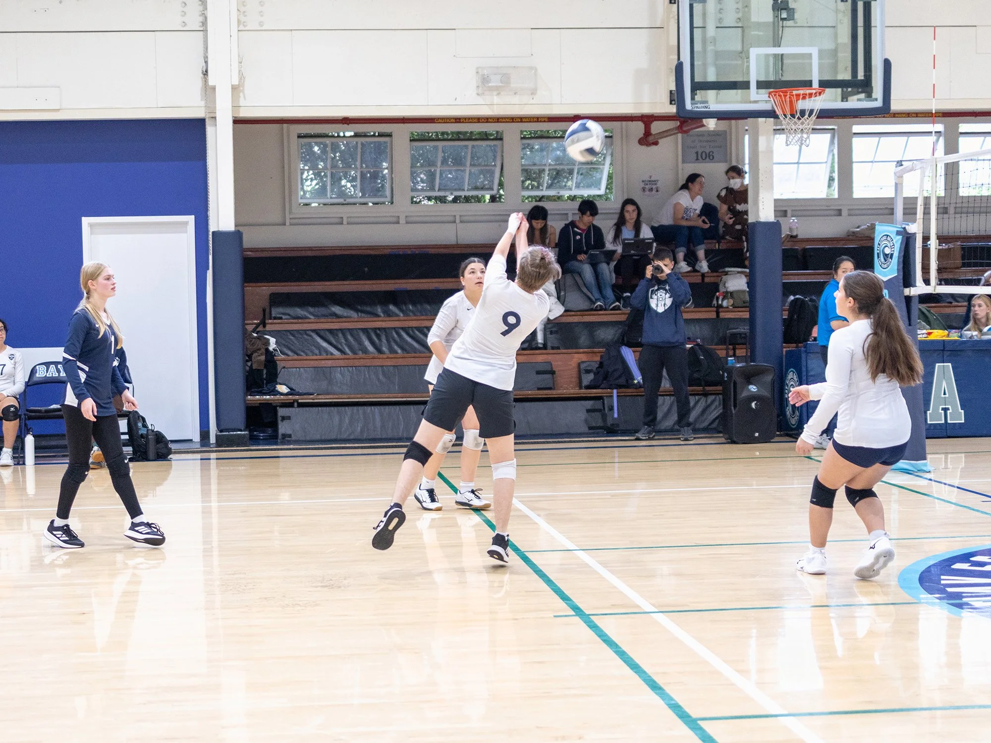 GirlsJVVolleyball_9300.jpg