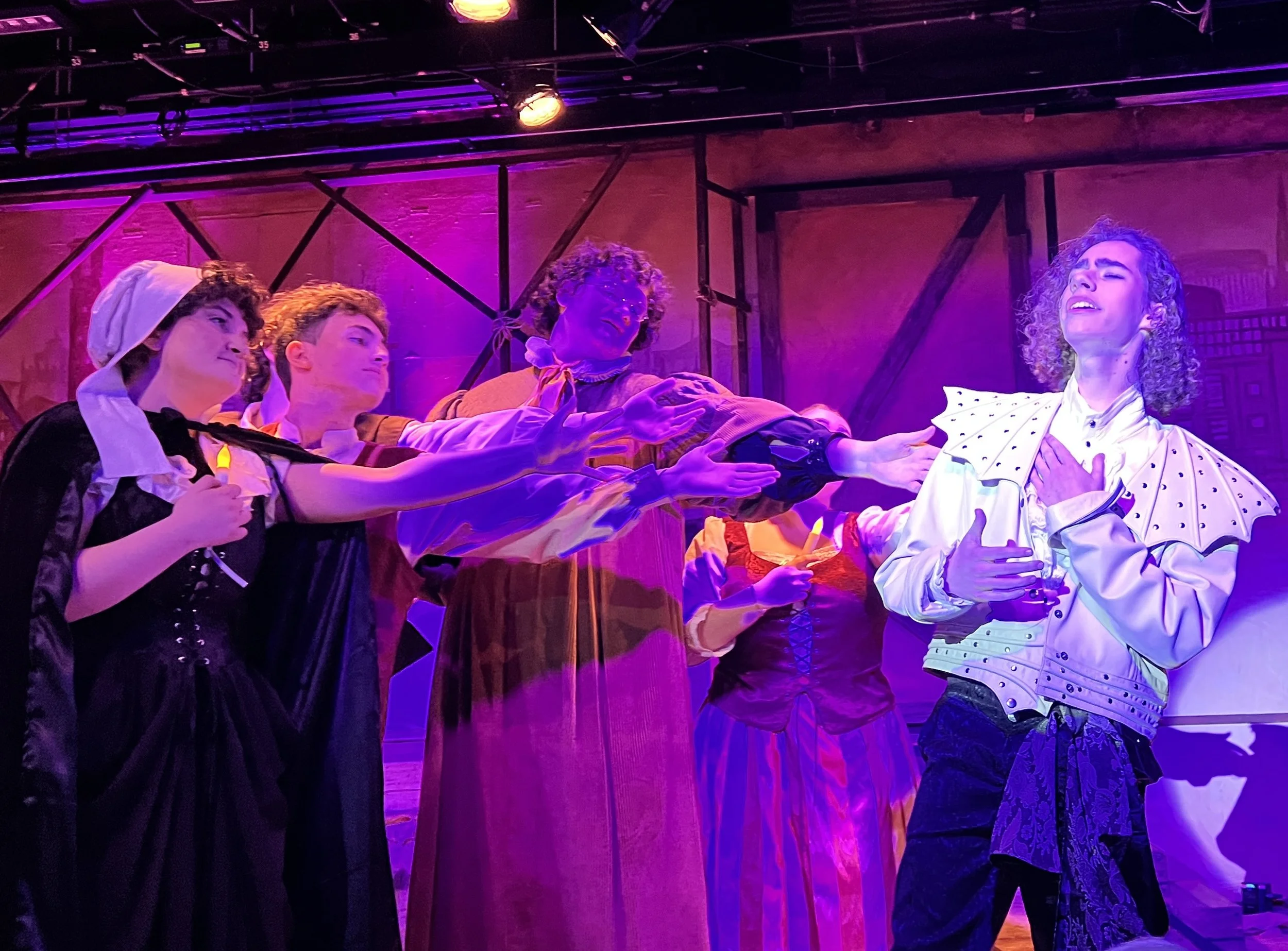 Drama-Something-Rotten-2025-26_02.JPG