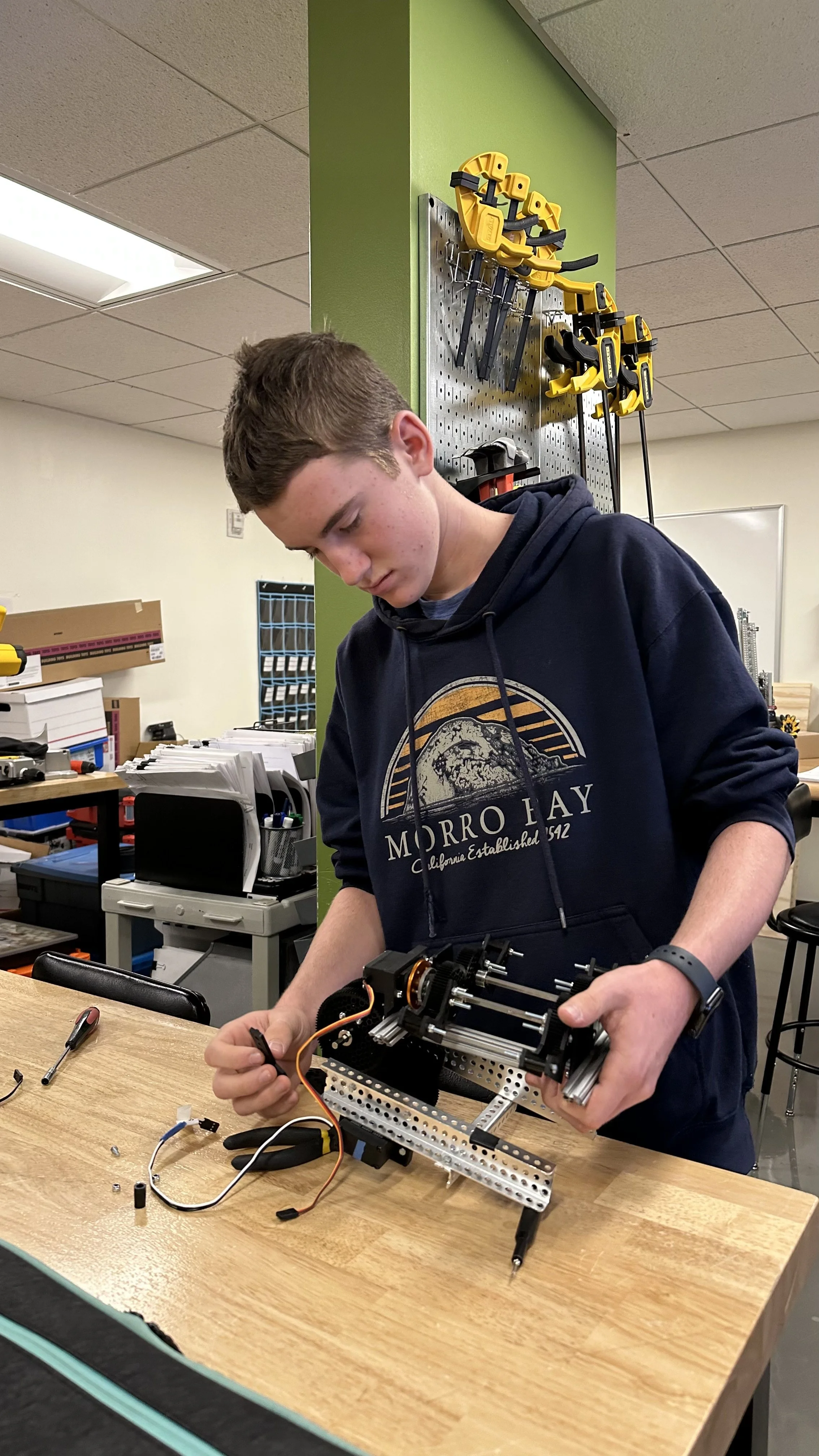 Robotics-Tech-Lab-2024-25_3017.jpeg