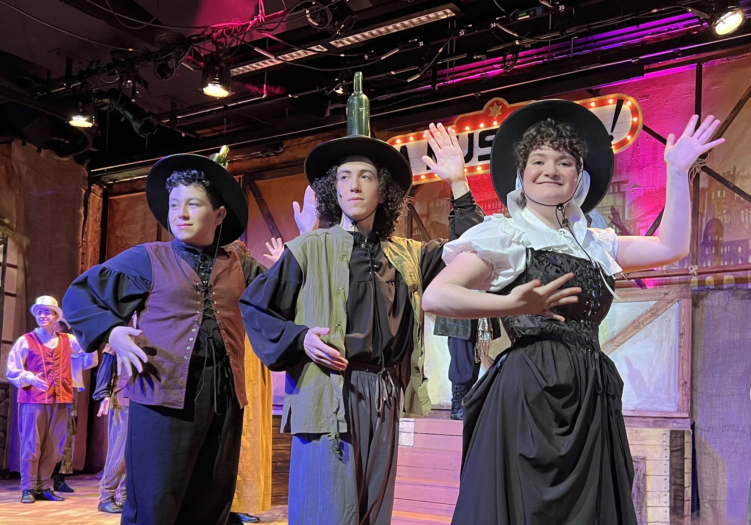 Drama-Something-Rotten-2025-26_05.JPG