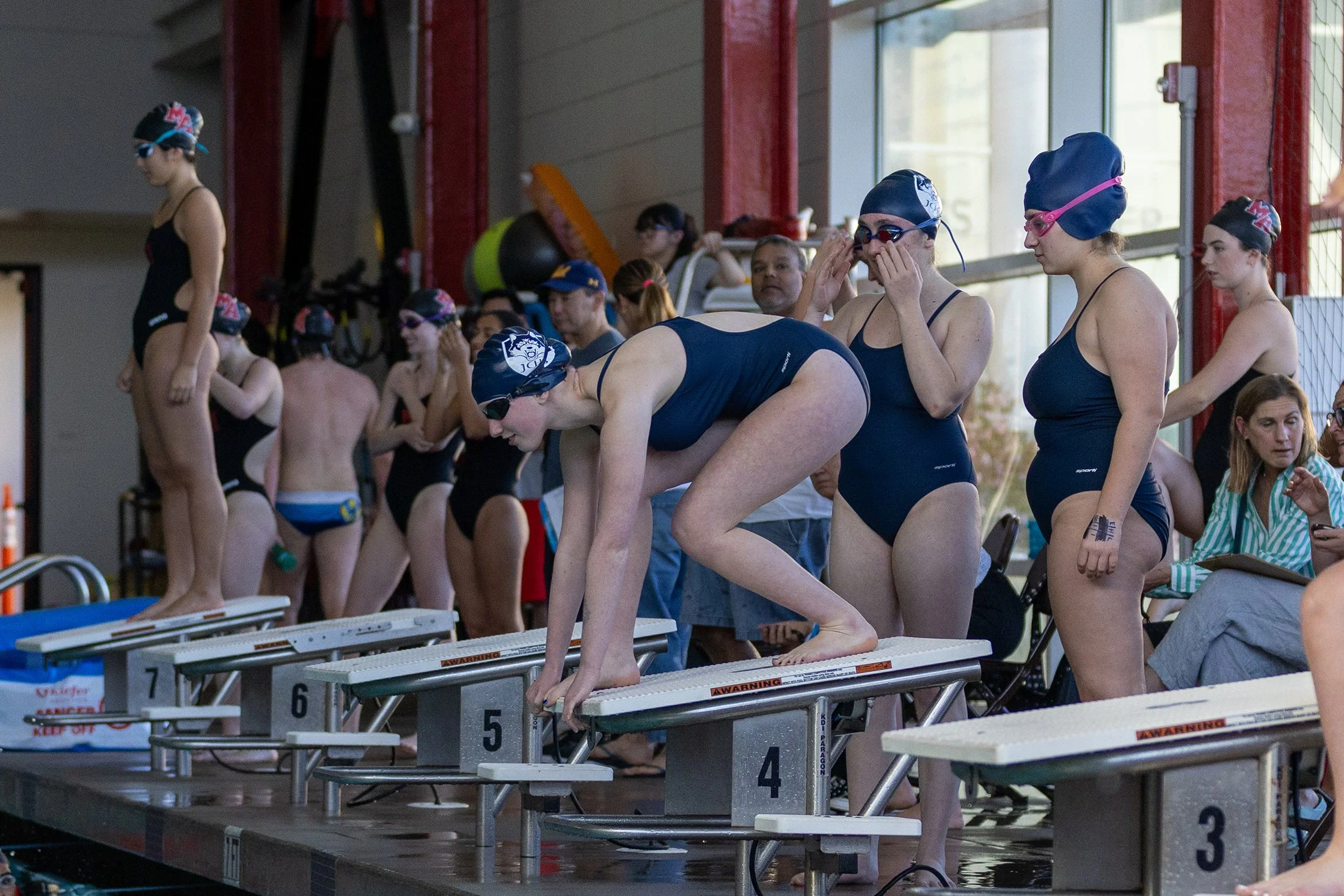 Co-edVarsitySwimming_5B9A0972.jpg