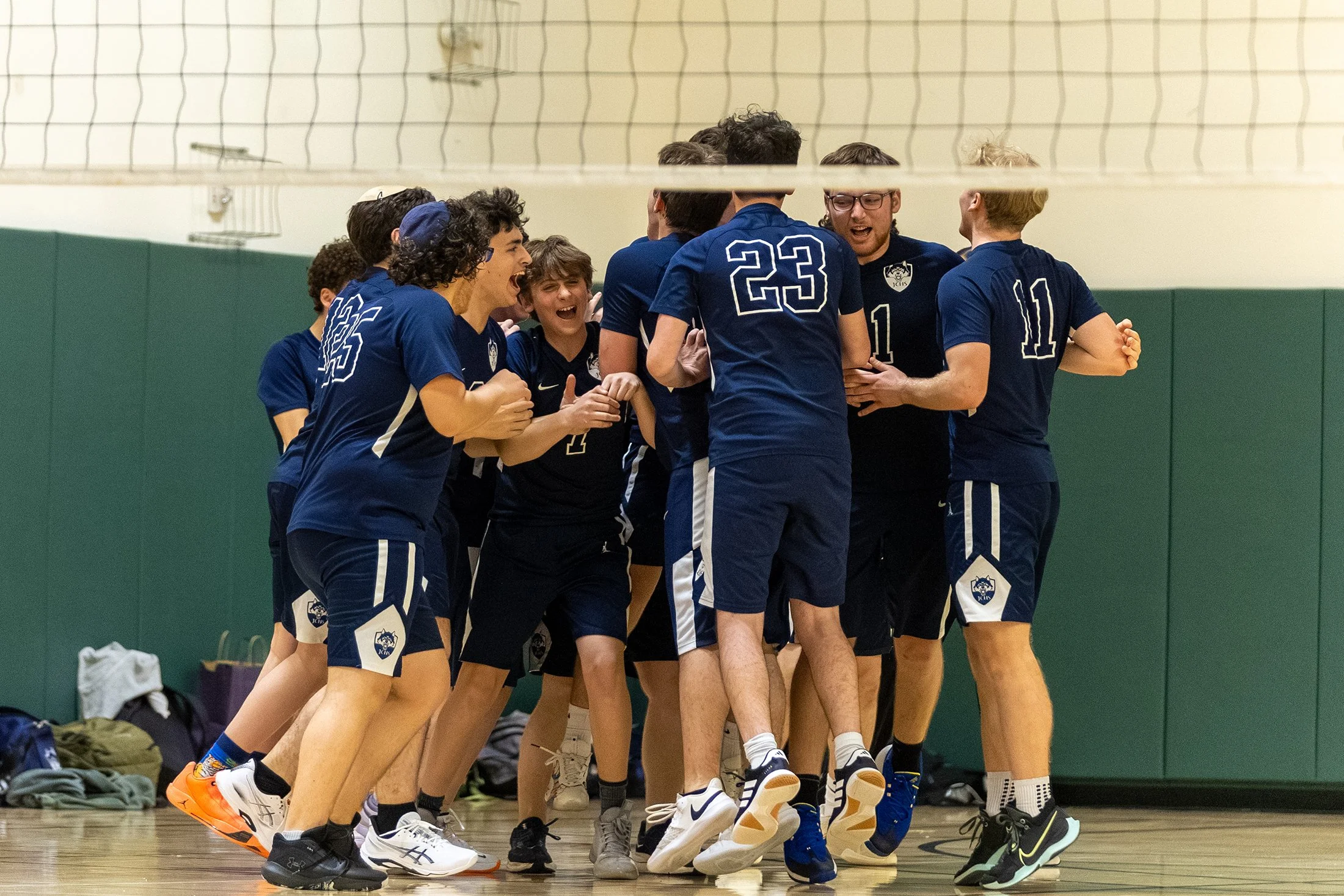 BoysVarsityVolleyball_016865.jpg