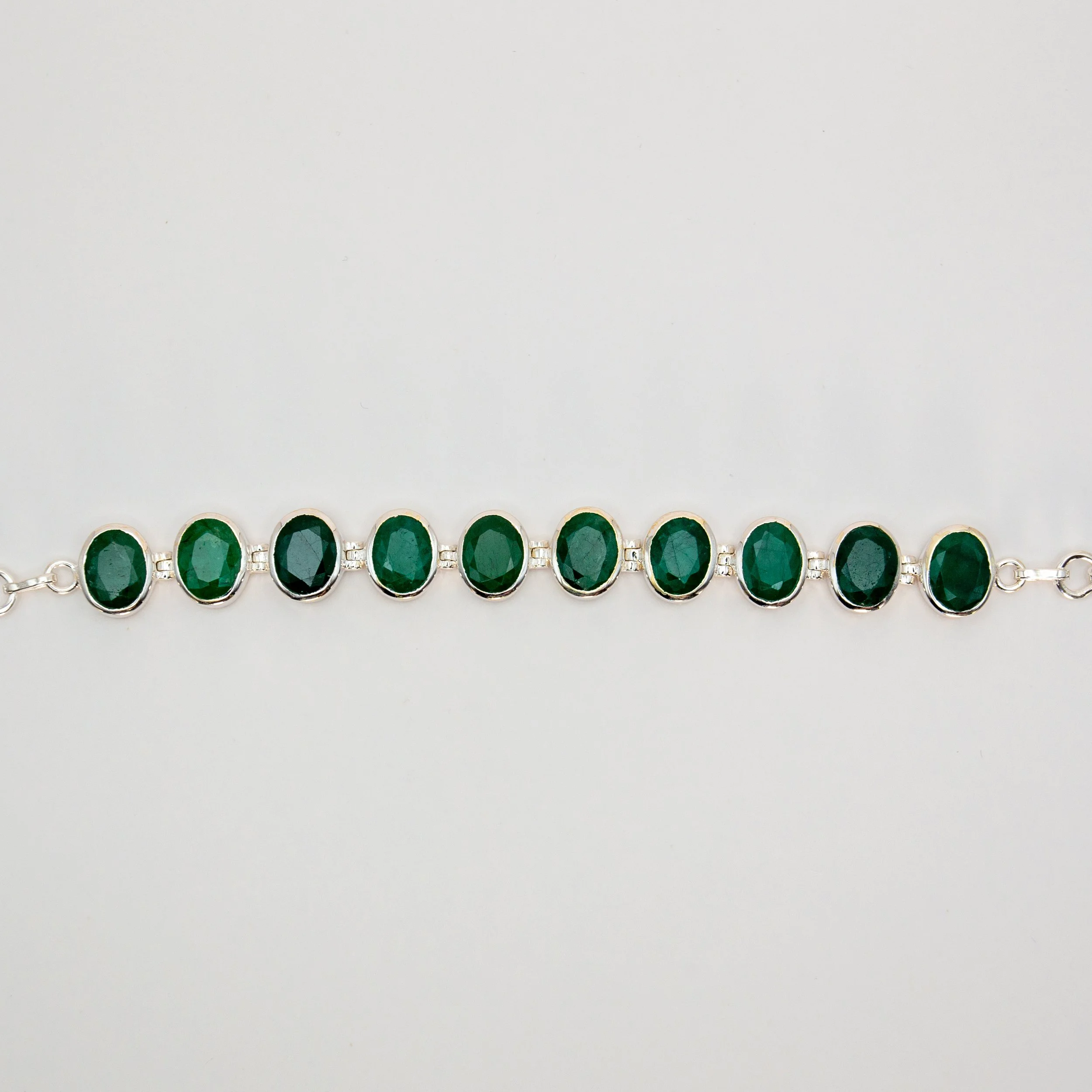 A82326 - Emerald RK Jewellrey226.jpg