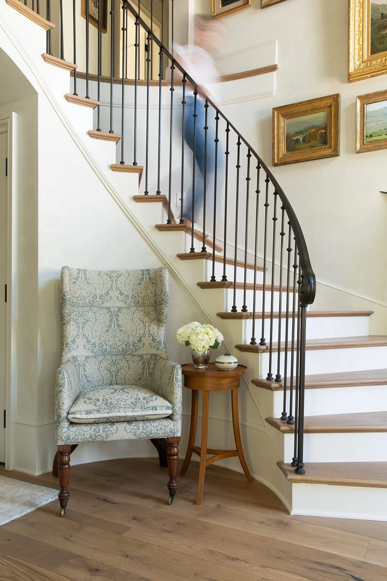 Establish Design 3899-6 stairs PERSON _ WEB.jpg