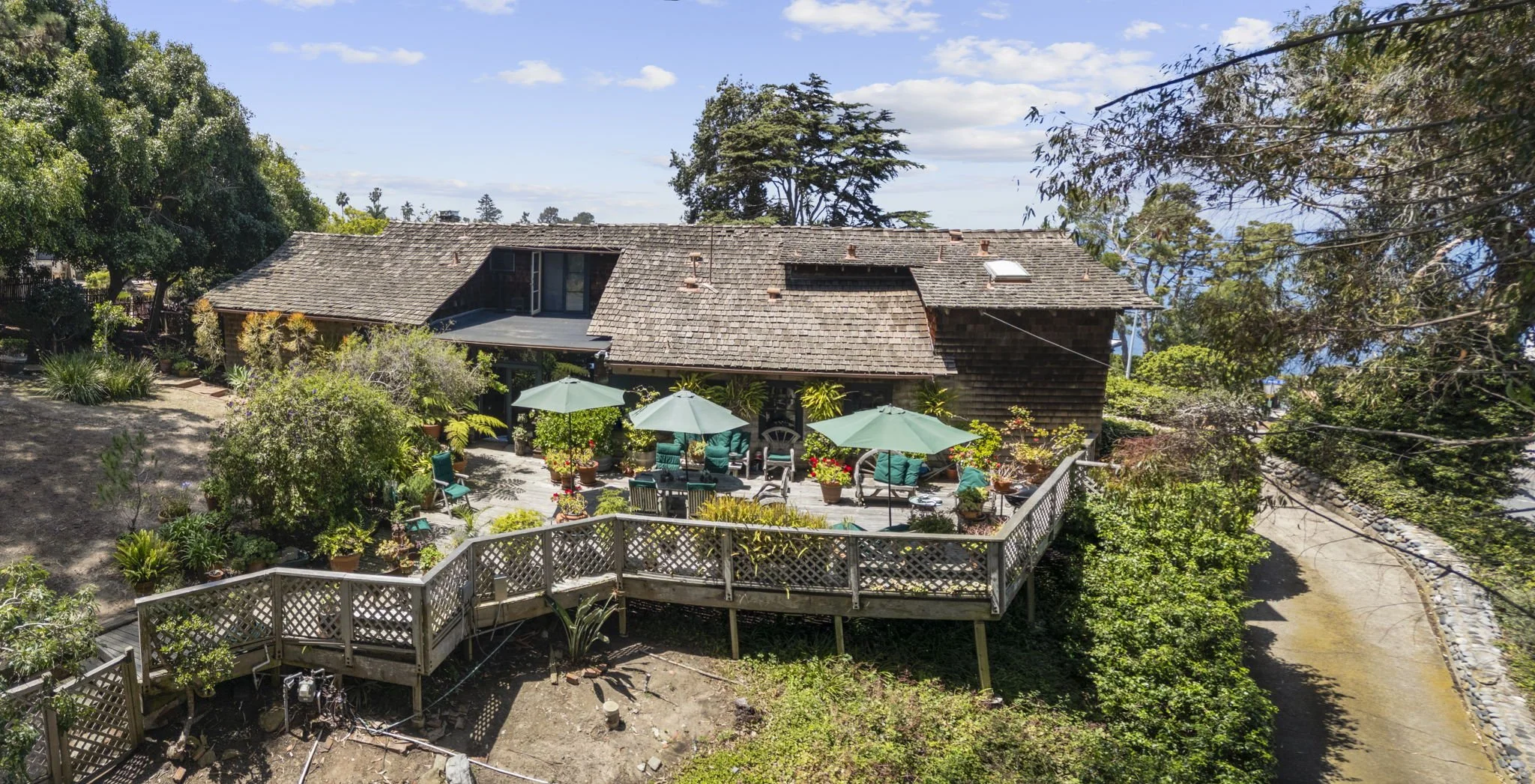 05_1-web-or-mls-DJI_20260501133151_0069_D-Pano-Edit.jpg