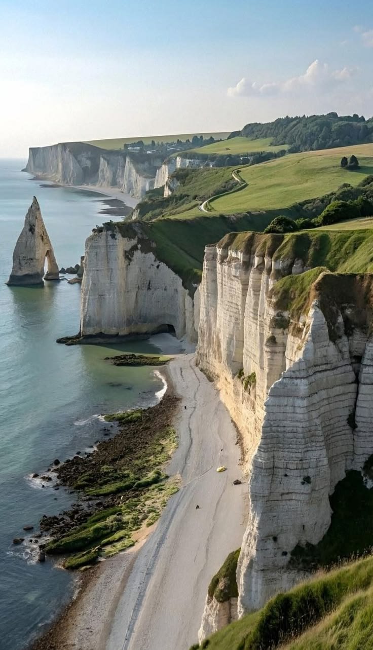 Les Falaises d'Etretat (France).jpg
