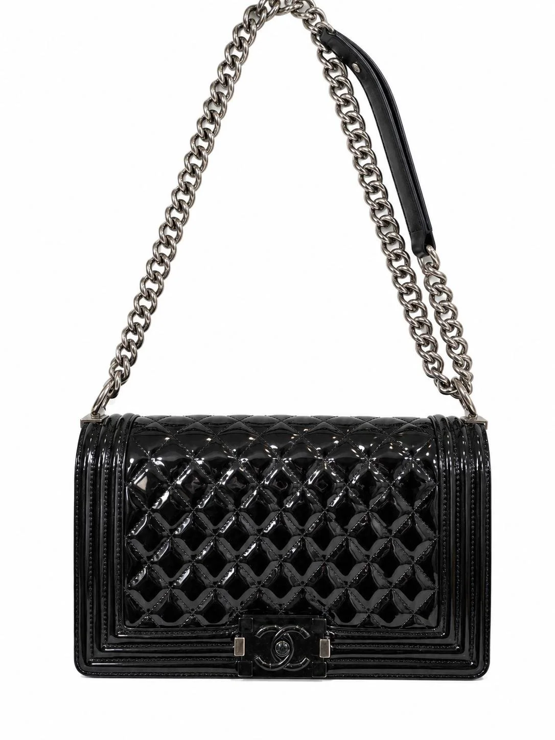 Pre-Owned CHANEL black vernis leboy in medium size 73570697