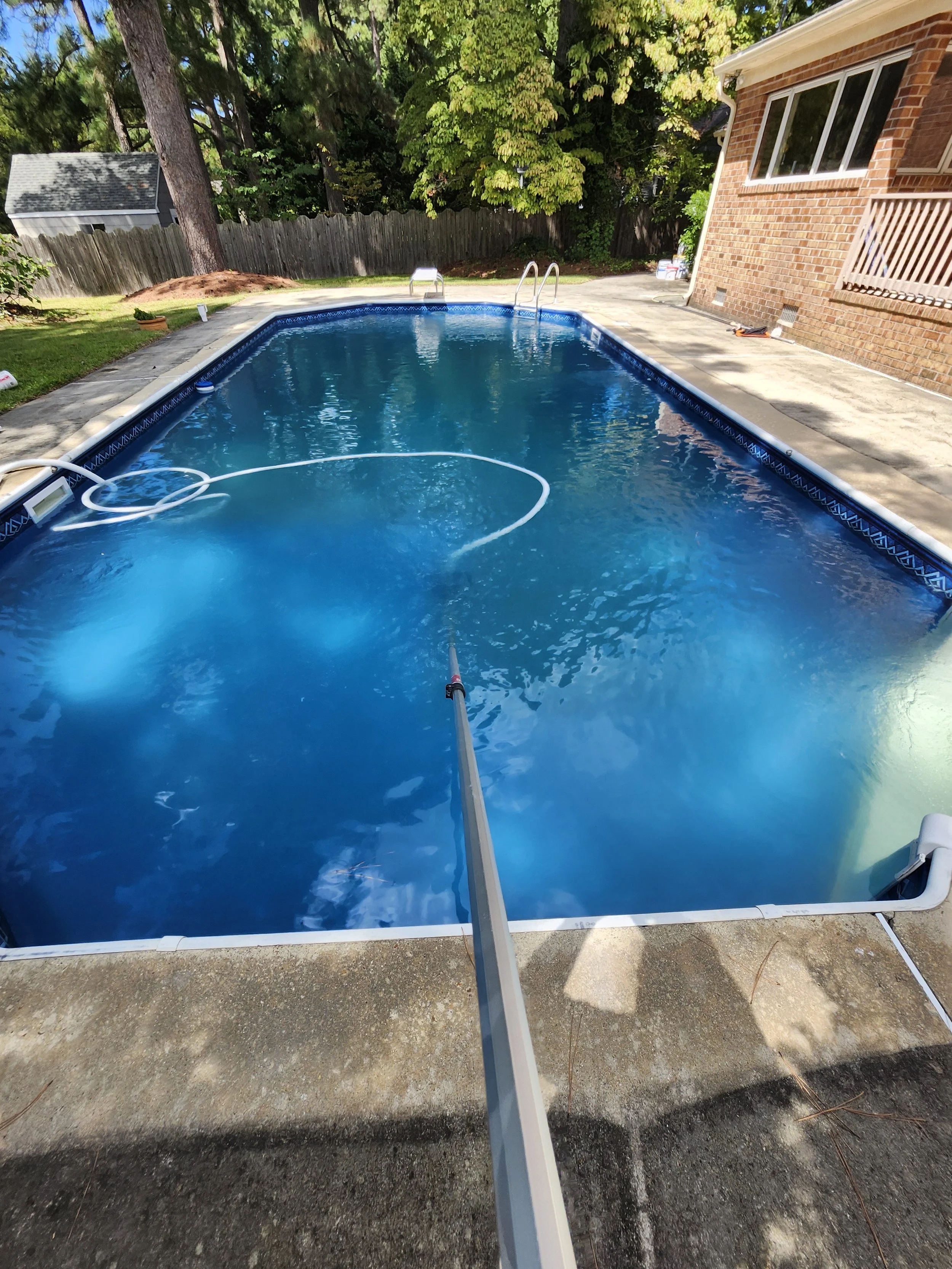 After a couple days we have some real progress! If you look to the right of the pole you can see the dead algae layer!