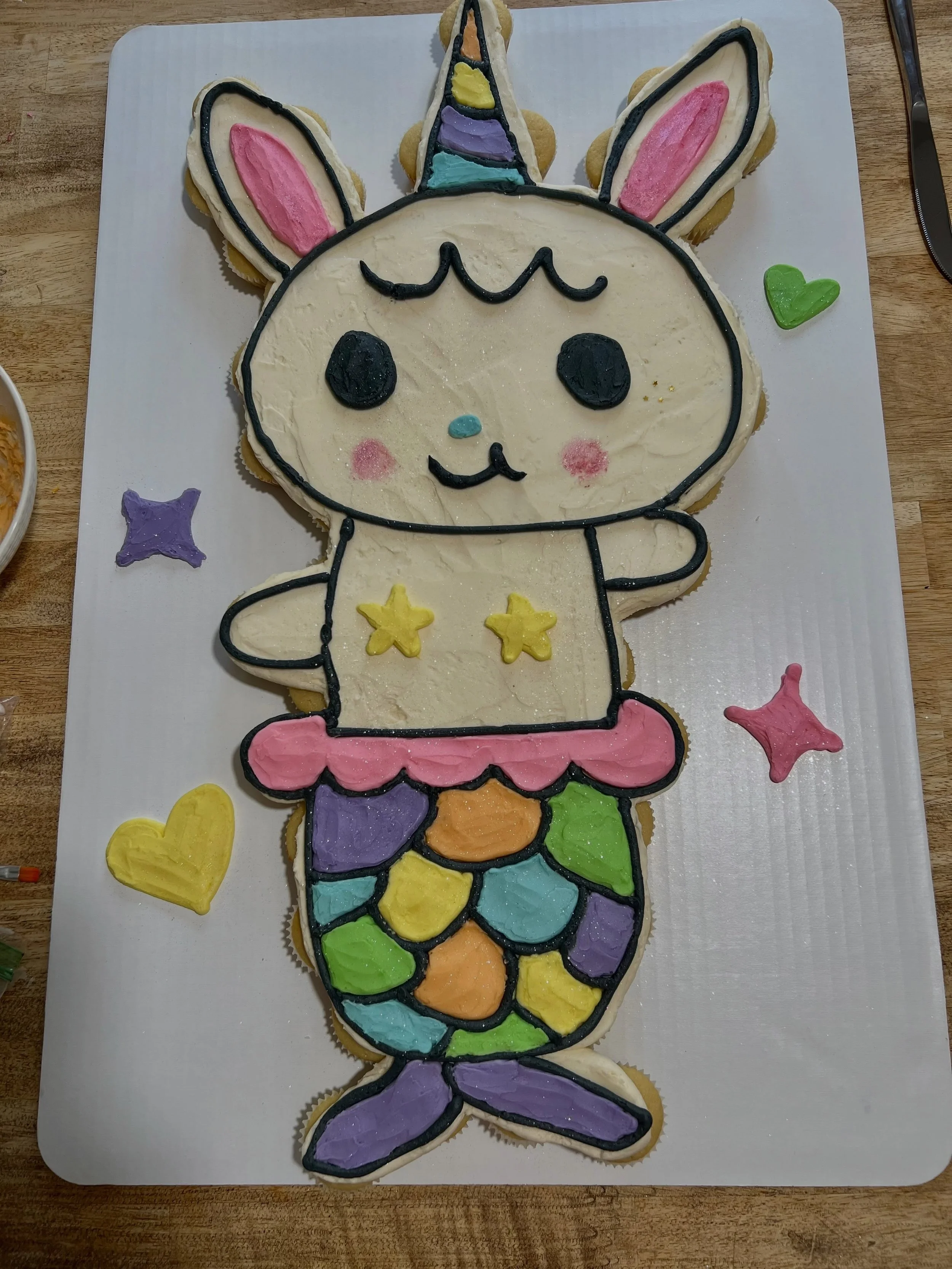 Cupcake cakes make birthday parties SO much easier. 🥰🧁

No cutting. No messy slices. Just pull apart a cupcake and enjoy! And the best part? They&rsquo;re customizable! 

Which one is your favorite? 

Is there a theme you think your kiddo would lik