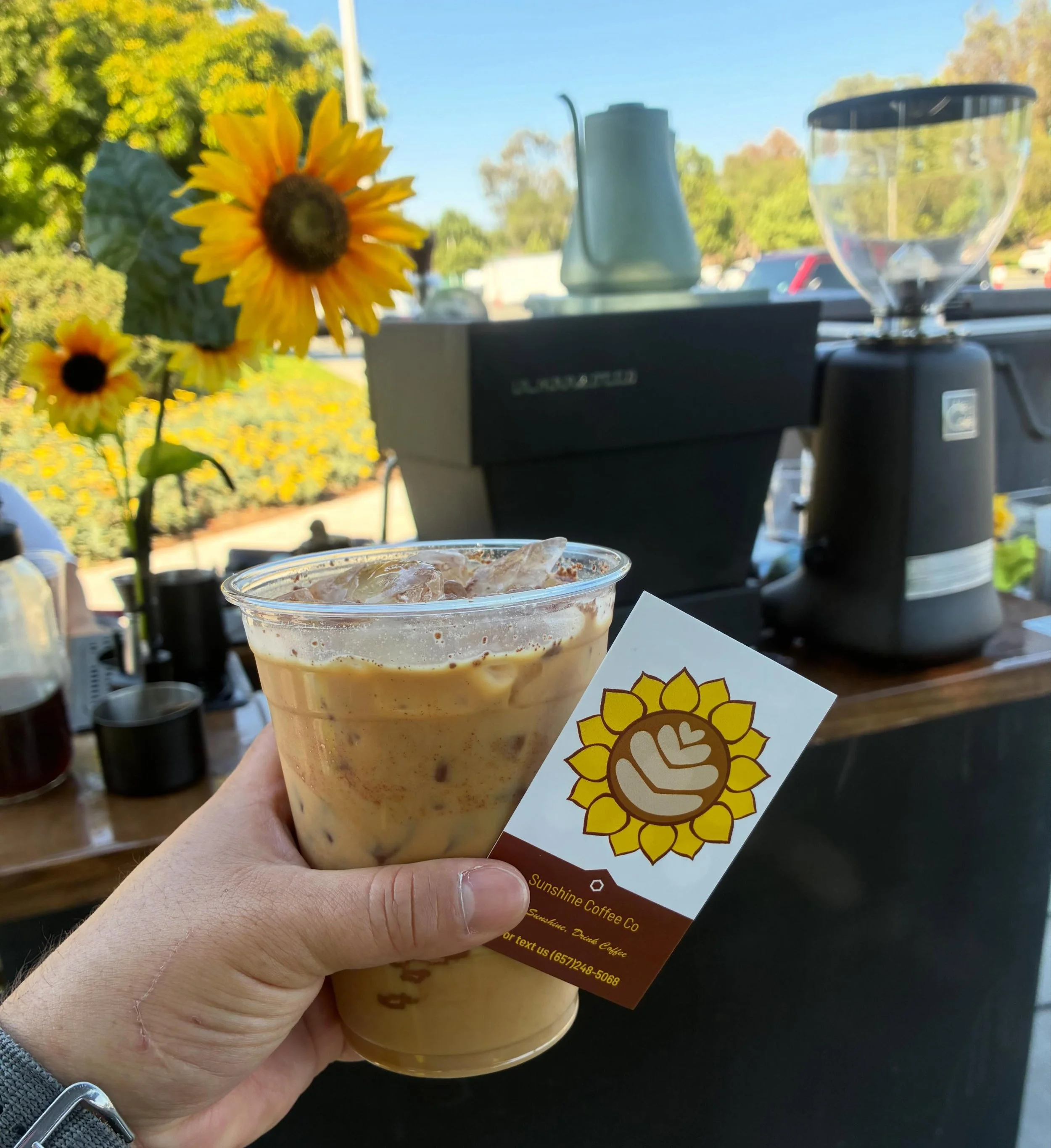 Bringing you delicious coffee despite everything that gets thrown at us 💪 

Thanks for having us out today @ocfibarts !!

#coffee #orangecounty #smallbusiness #transowned #coffeecart