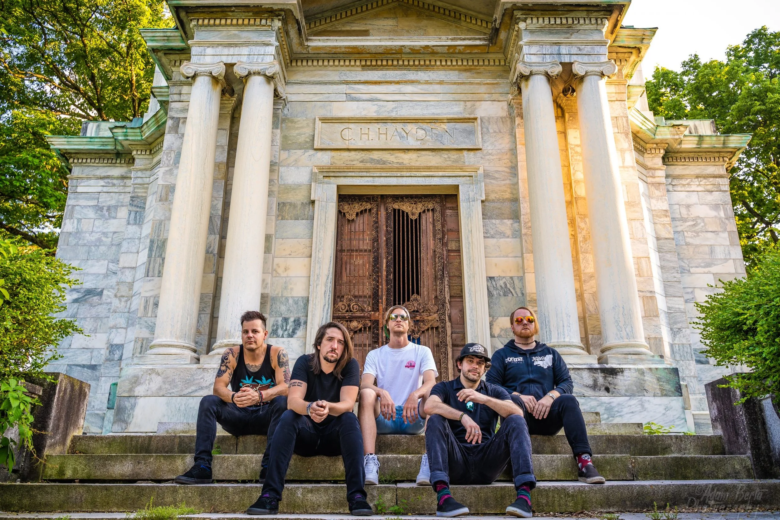 COTTER Shows Musical Growth On “Never Look Back”