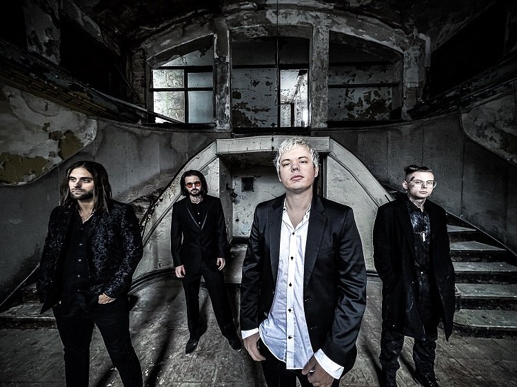LOVELY MACHINE Release Official Music Video for "Heroin"!