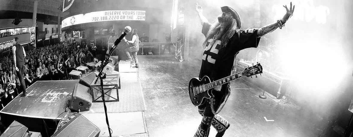 Saliva Guitarist Wayne Swinny Passes Away From Spontaneous Brain Hemorrhage While on Tour