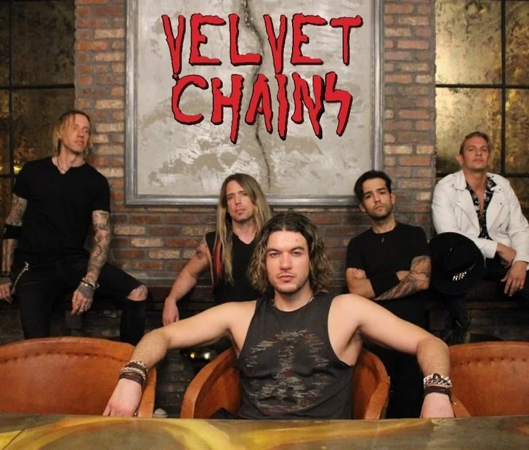 VELVET CHAINS Brings Reflections on Indulgence, Fixation and Anguish with New Single, "Eyes Closed"!