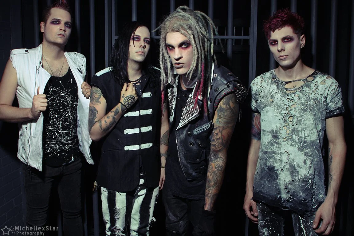DAVEY SUICIDE Releases New Single, "Caught in the Fire"!