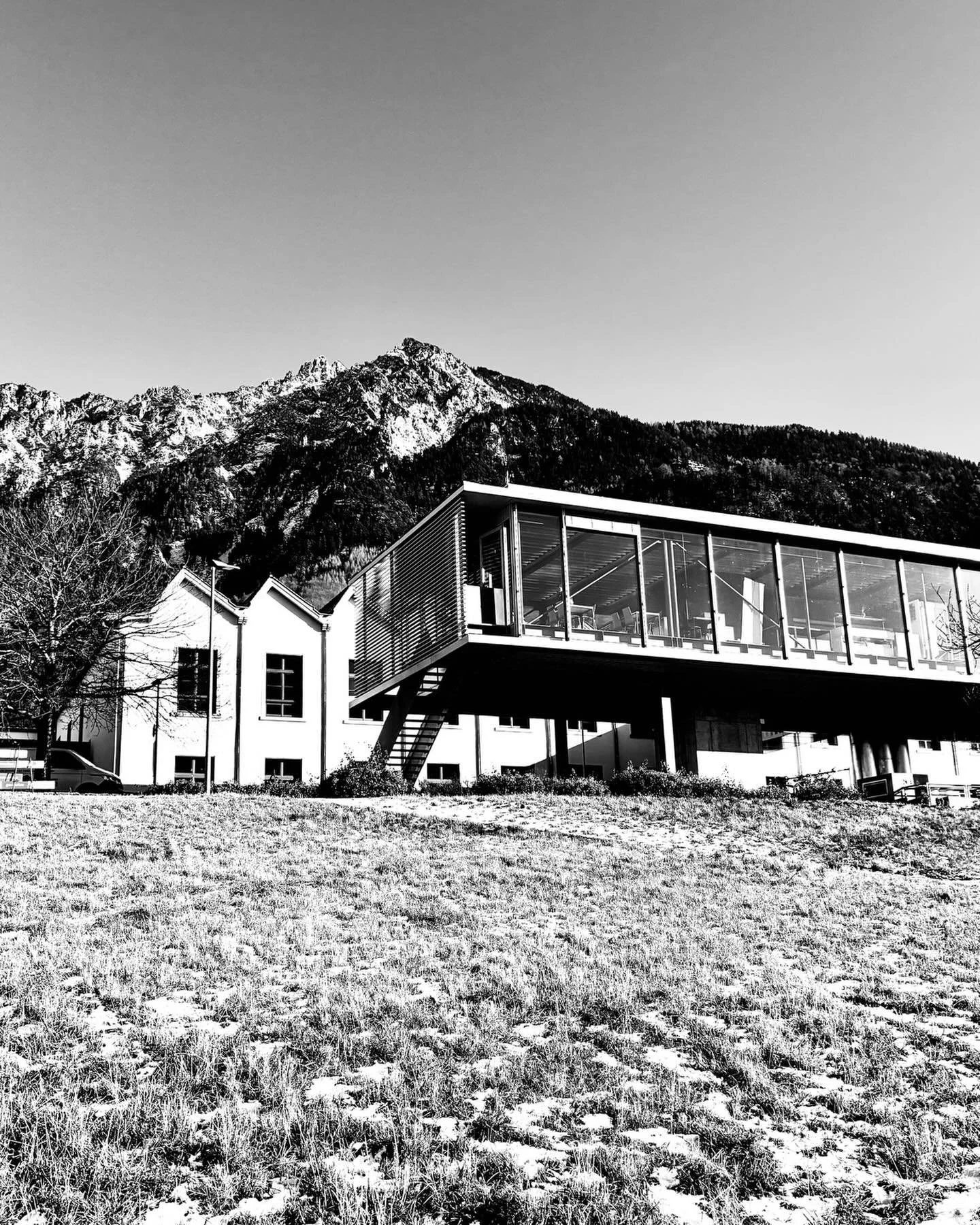 @architecture_liechtenstein 
#liechtenstein🇱🇮 #university #architecture #mountains #winter