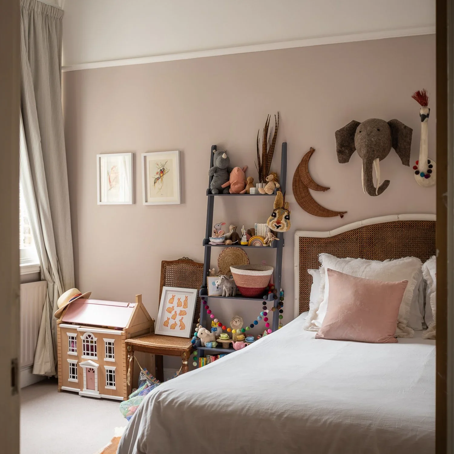 Nightingale_and_Reid_London_Federation_house_bedroom.jpg.webp