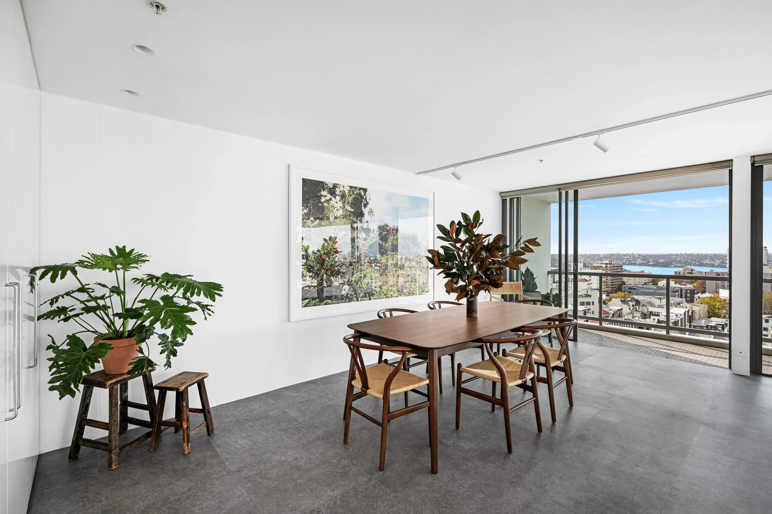 Nightingale_and_Reid_Darlinghurst_apartment_Dining.jpg.webp