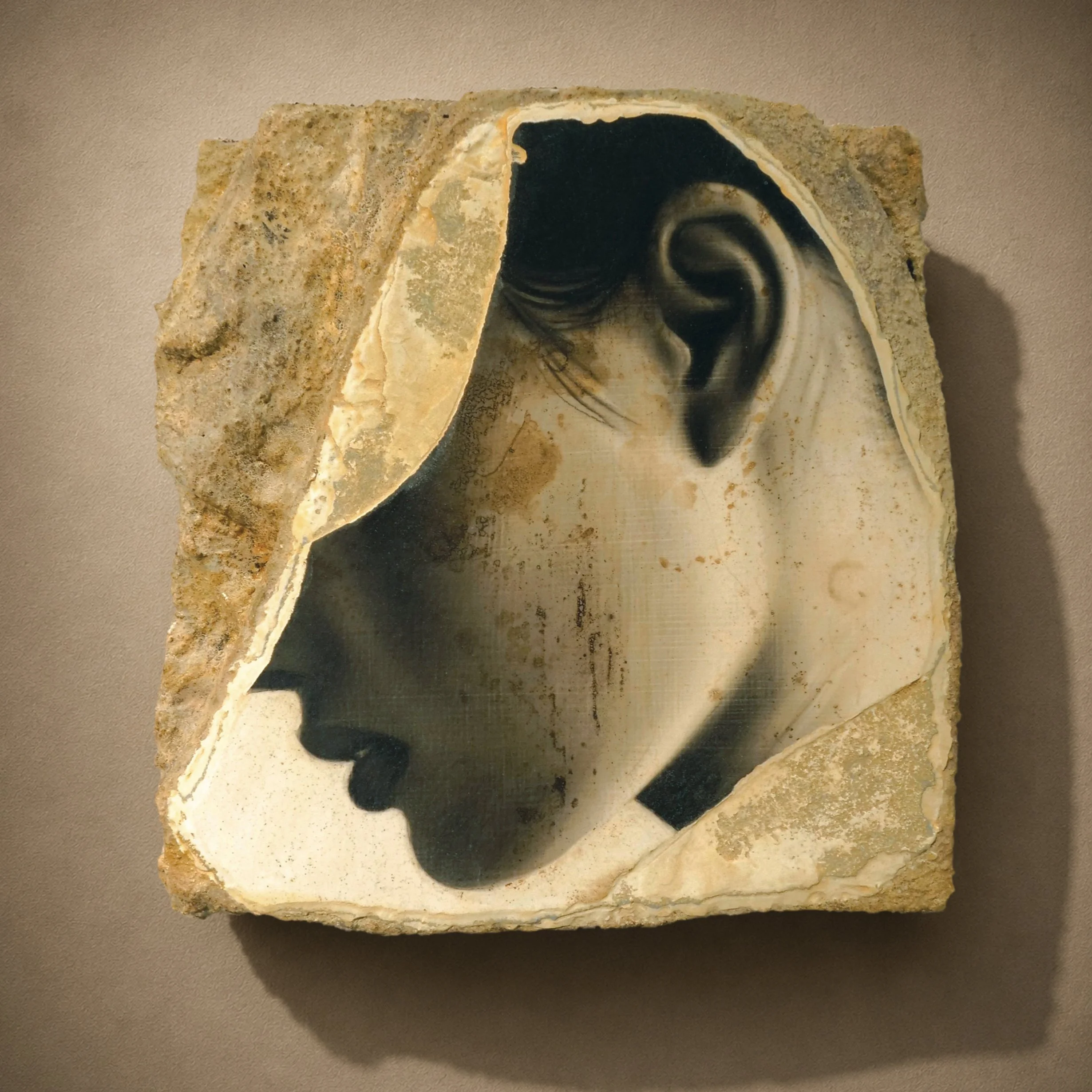 Toni Alfano, Being and Time (uliyo), 2025 - Charcoal/Descialbo/mixed media, 25x25x12 cm