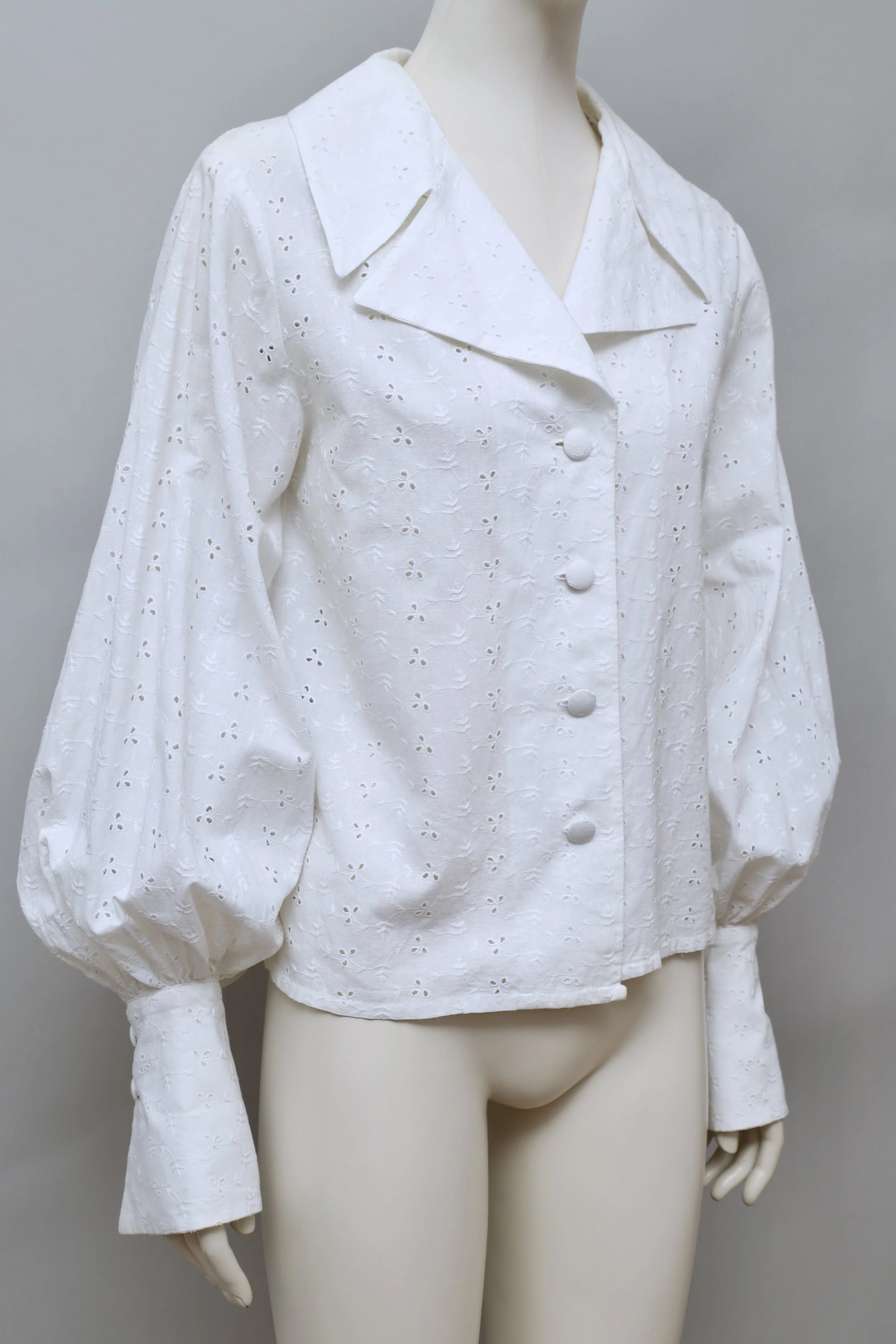 1980s Corinne Cobson broderie anglaise poet sleeve blouse