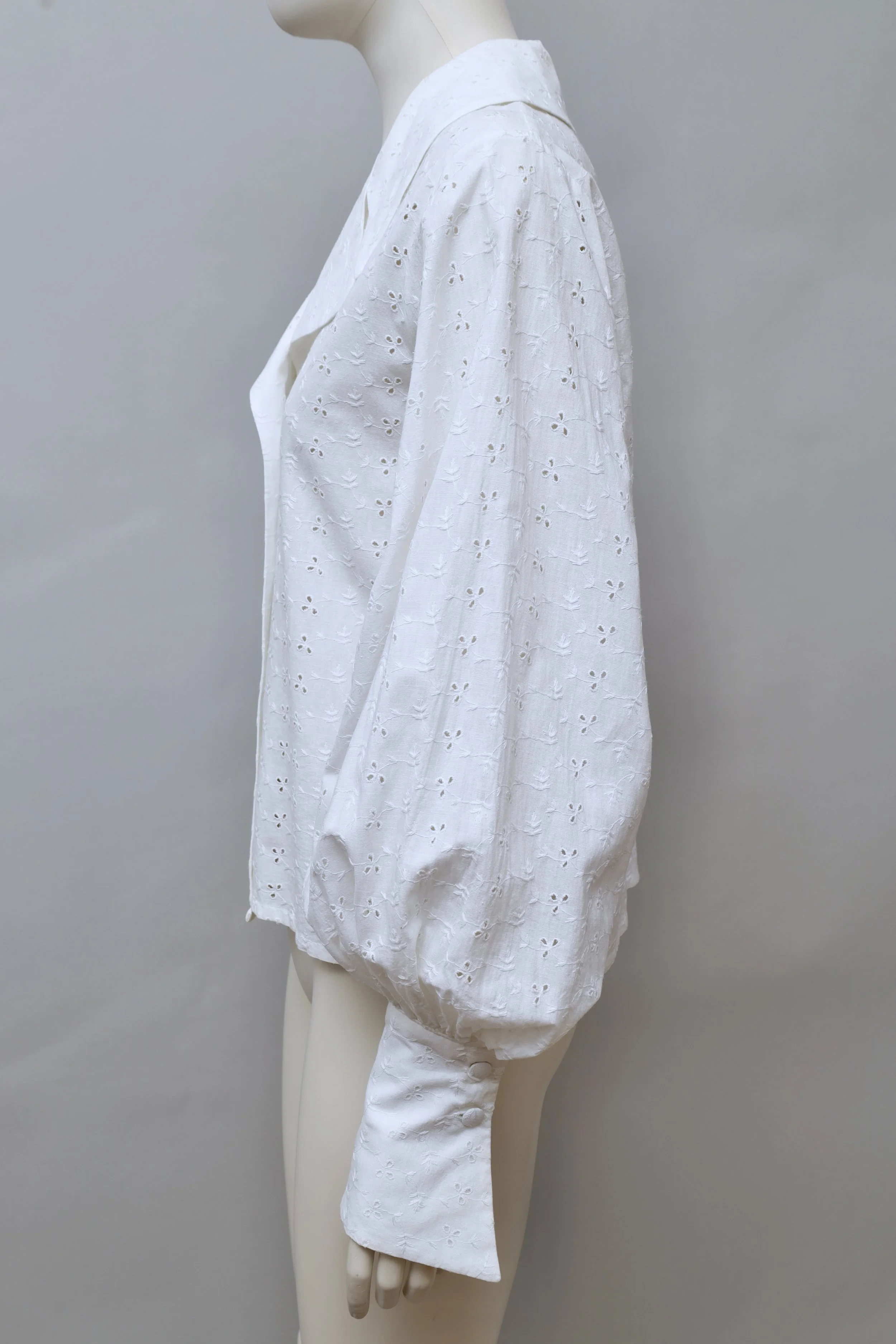 1980s Corinne Cobson broderie anglaise poet sleeve blouse
