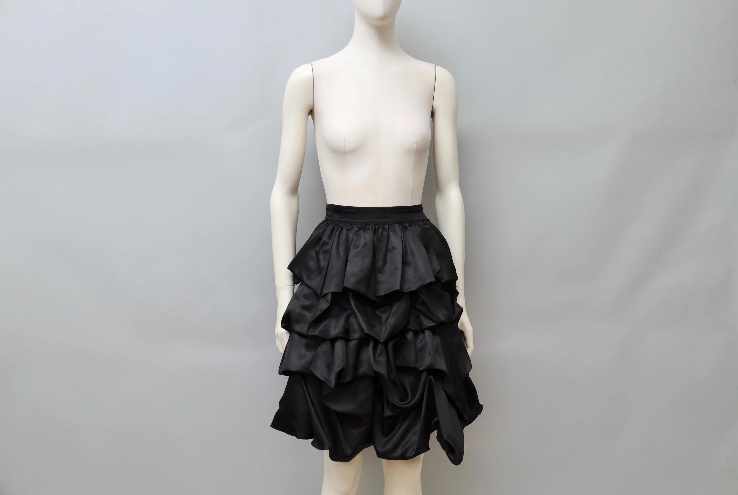 1980s Angelo Tarlazzi tiered black silk taffeta balloon skirt