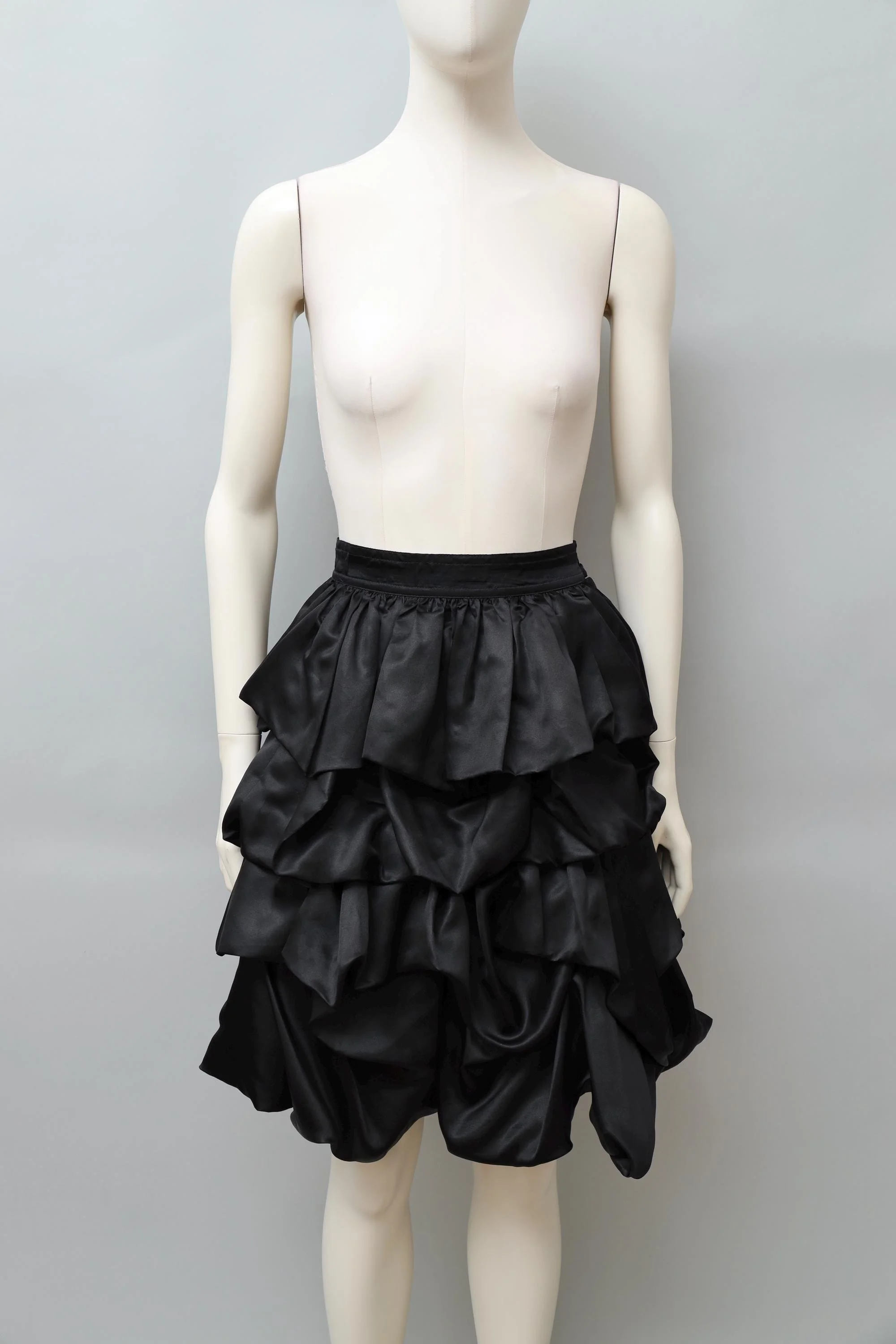 1980s Angelo Tarlazzi tiered black silk taffeta balloon skirt