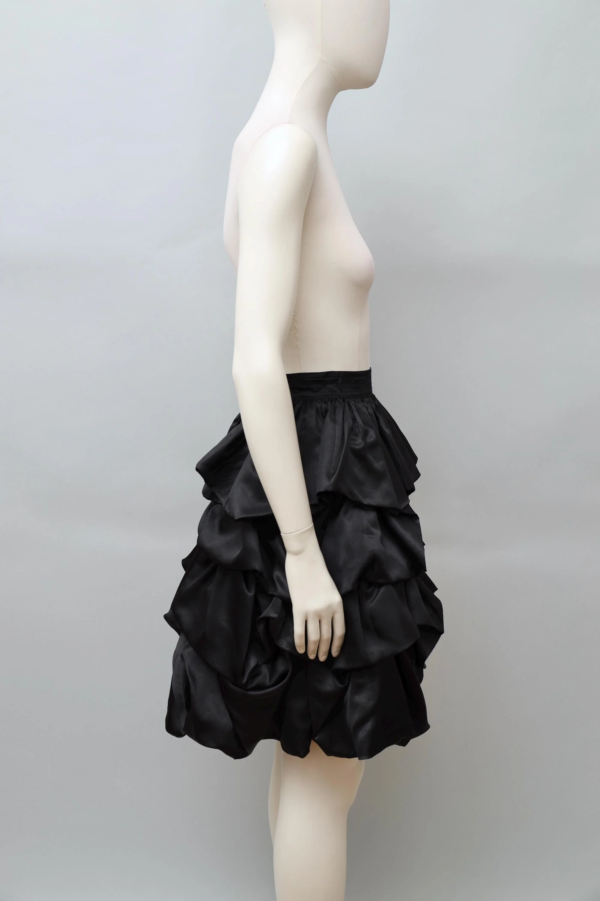 1980s Angelo Tarlazzi tiered black silk taffeta balloon skirt