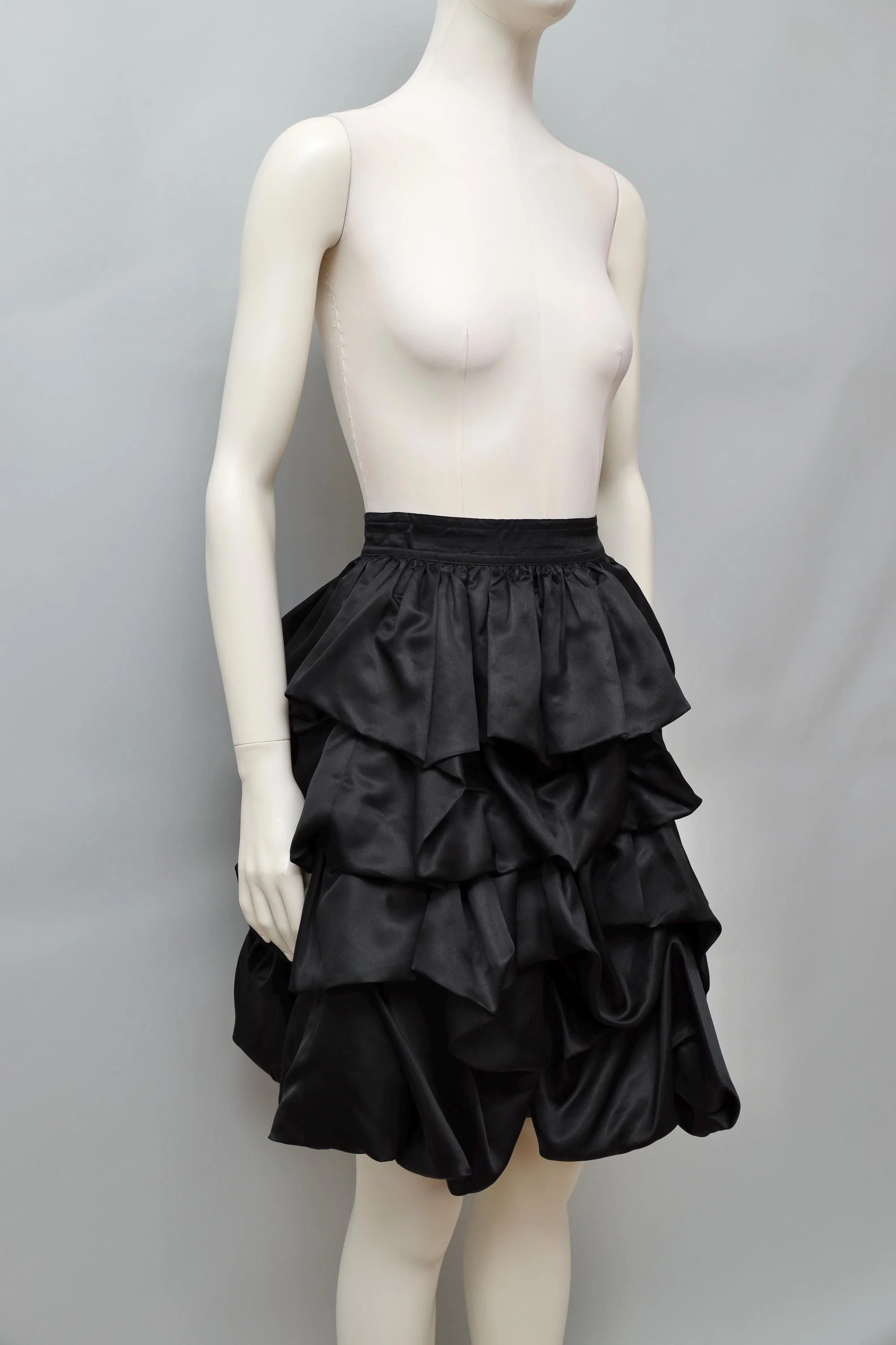 1980s Angelo Tarlazzi tiered black silk taffeta balloon skirt