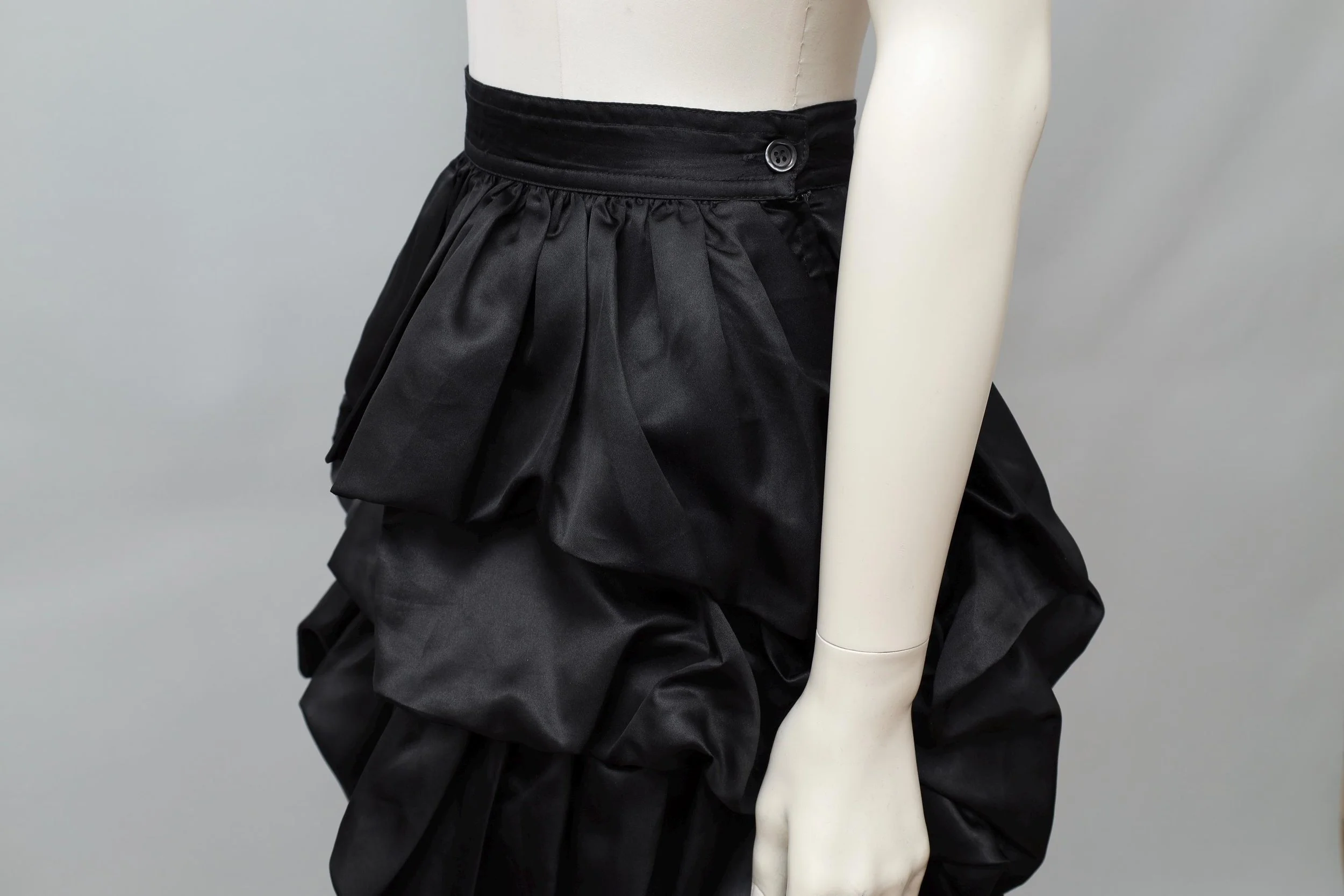 1980s Angelo Tarlazzi tiered black silk taffeta balloon skirt