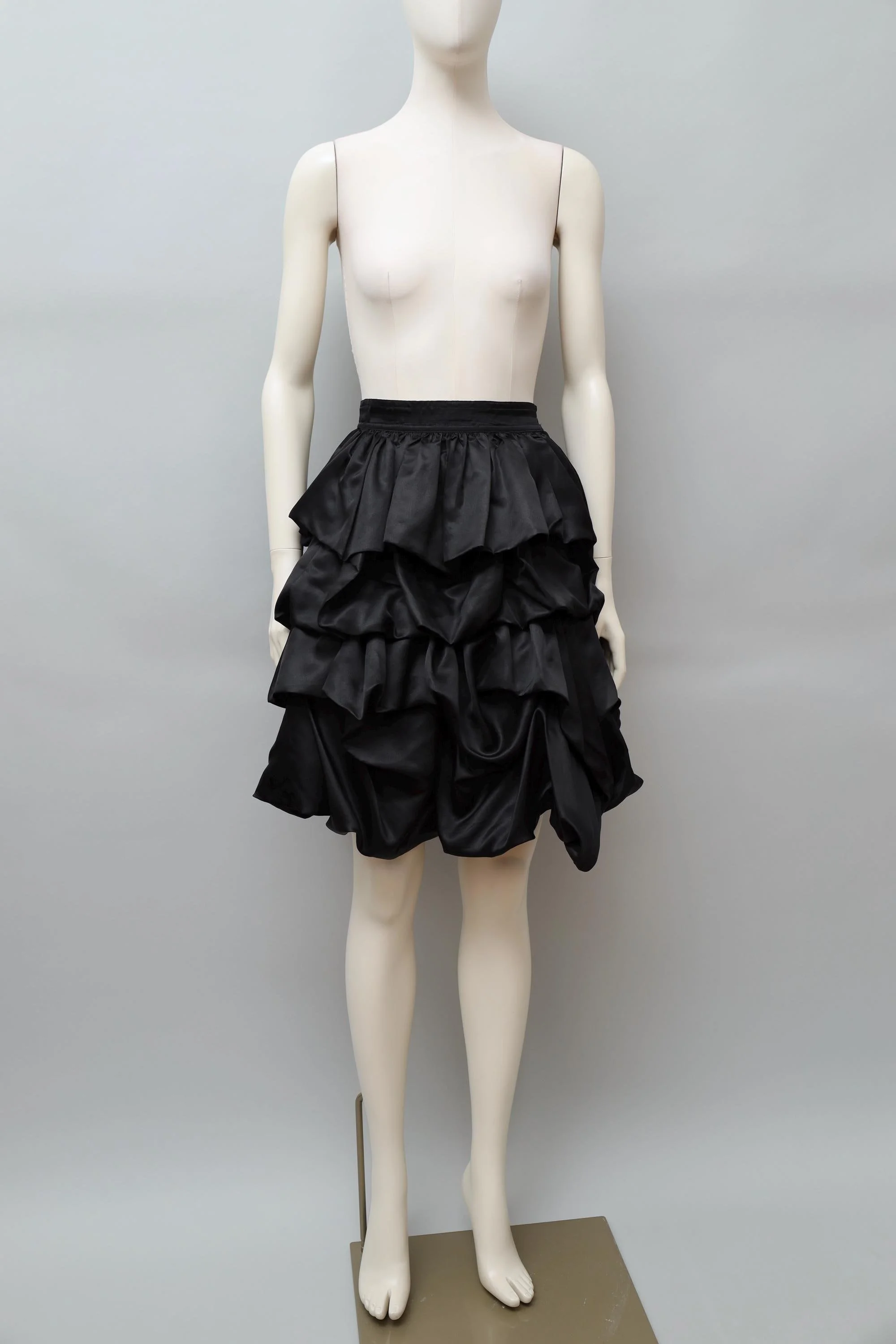 1980s Angelo Tarlazzi tiered black silk taffeta balloon skirt