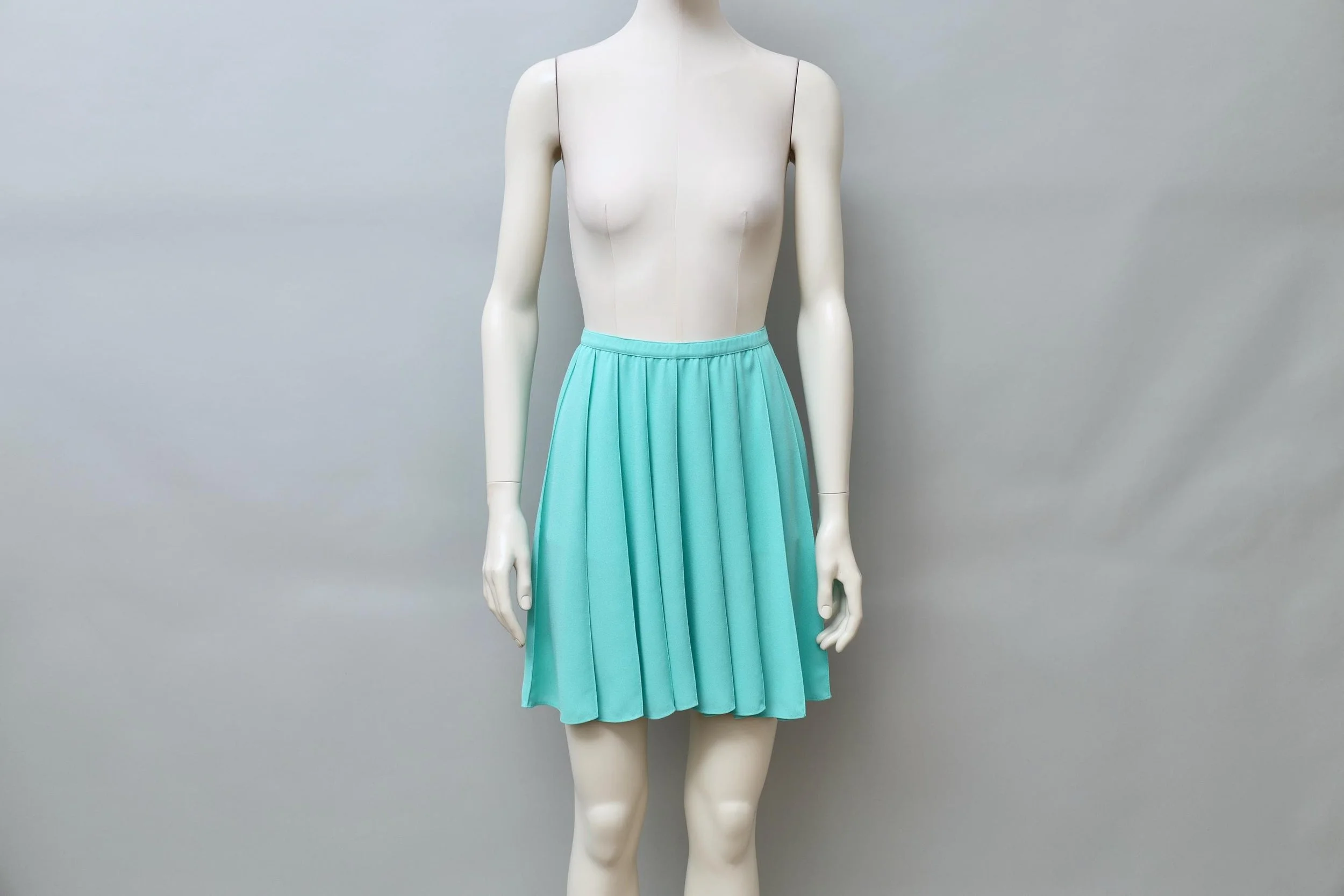 1990s Thierry Mugler aquamarine pleated crêpe skort