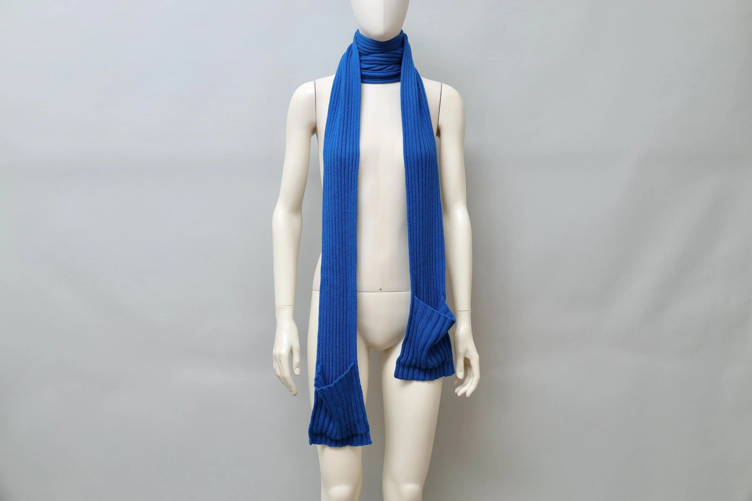 1980s Angelo Tarlazzi cobalt blue extra long wool knit scarf with pockets