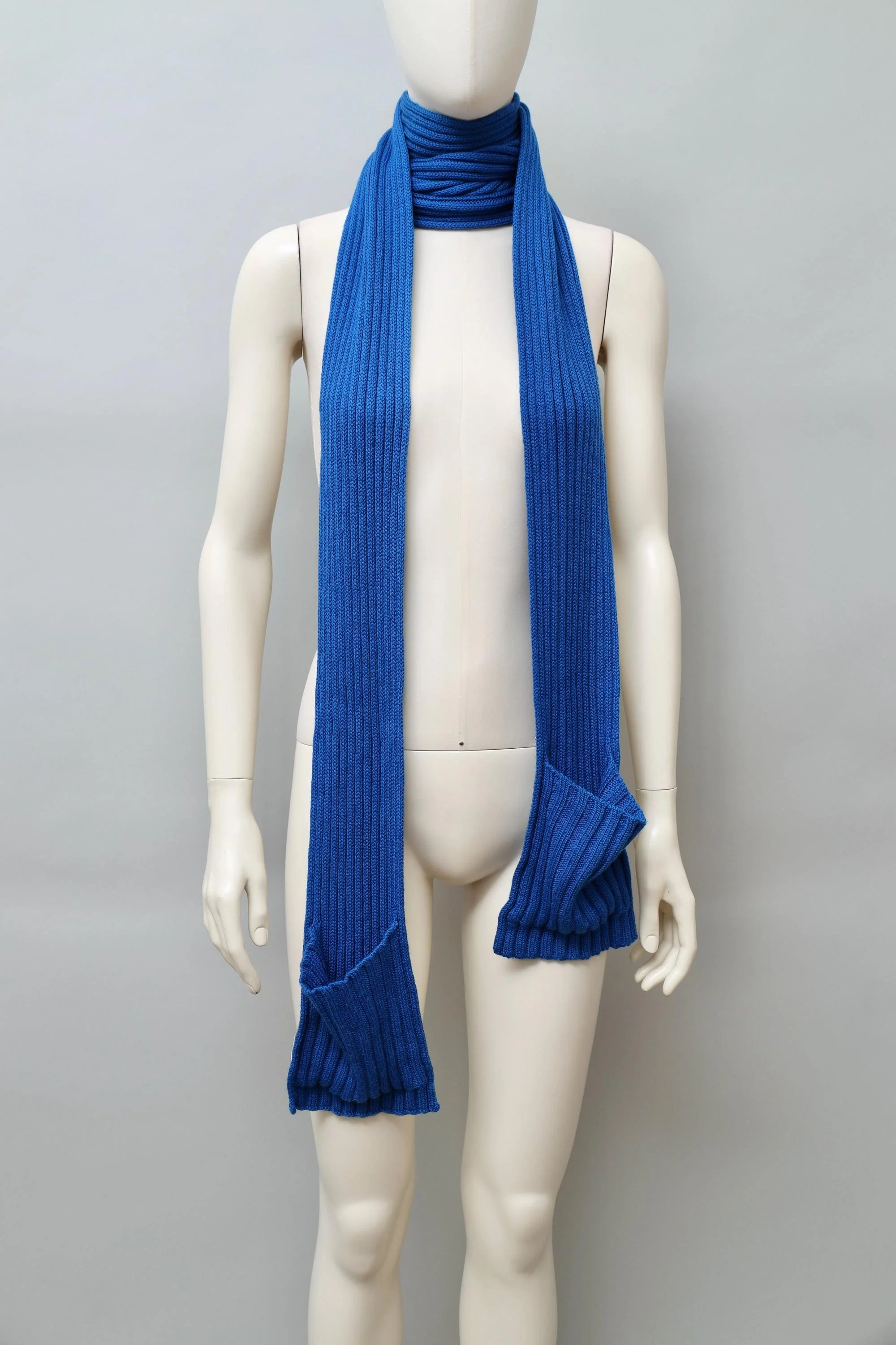 1980s Angelo Tarlazzi cobalt blue extra long wool knit scarf with pockets