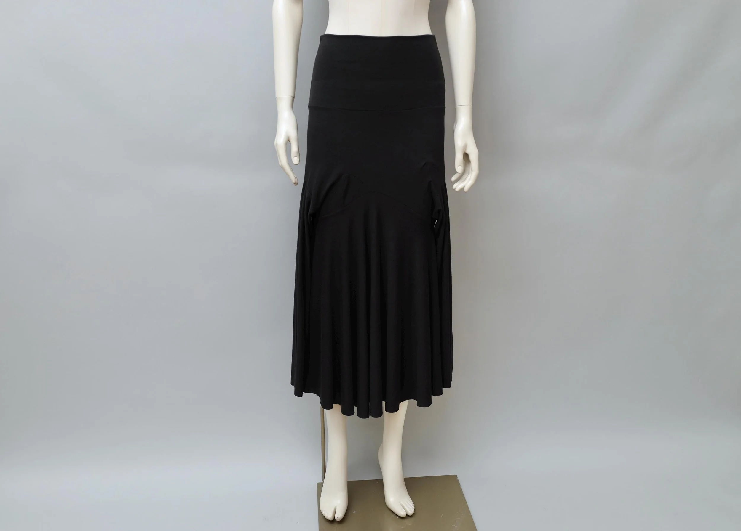 2000s Tadashi black ruched sleeved maxi skirt
