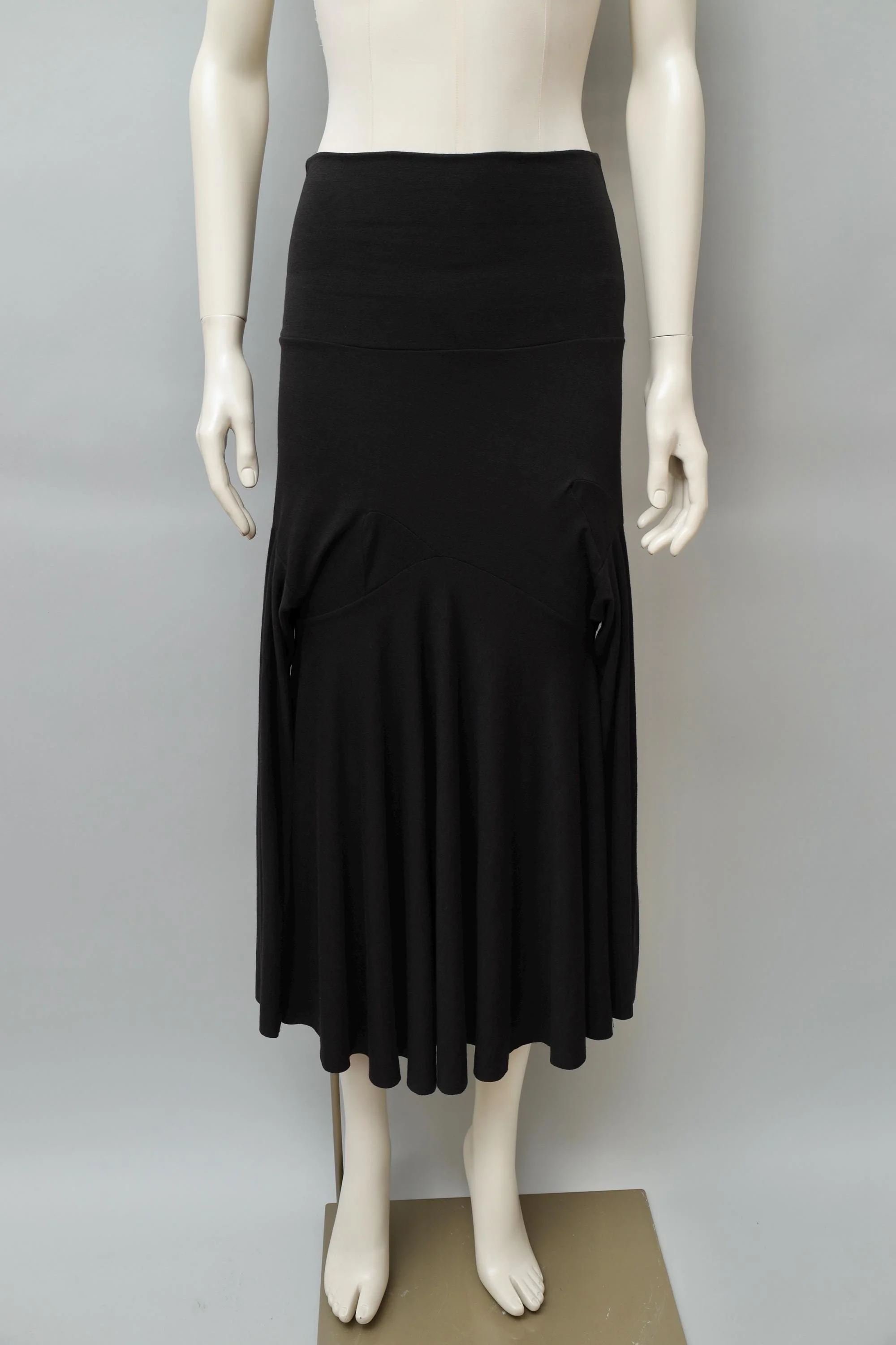 2000s Tadashi black ruched sleeved maxi skirt