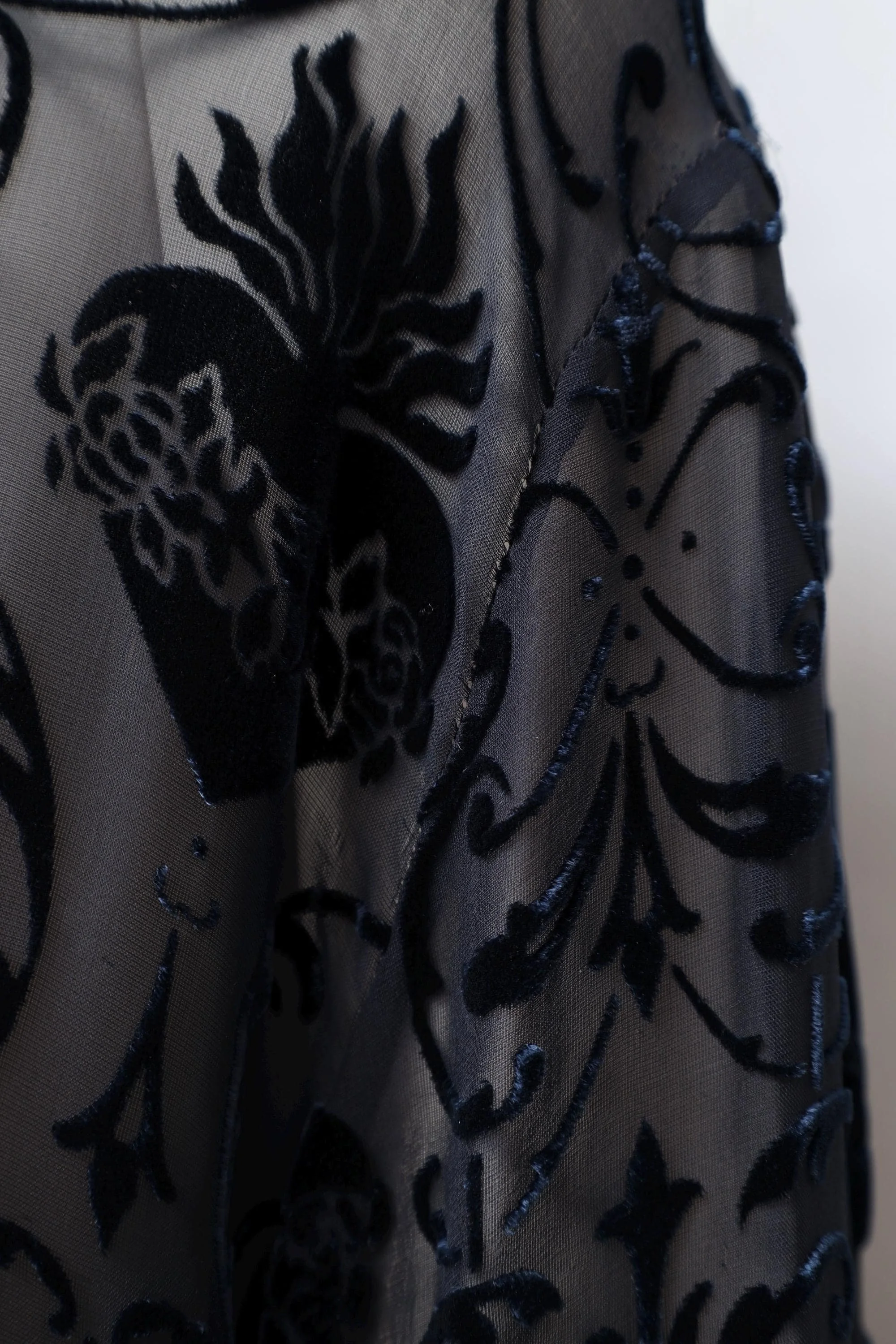 silk velvet devoré detail