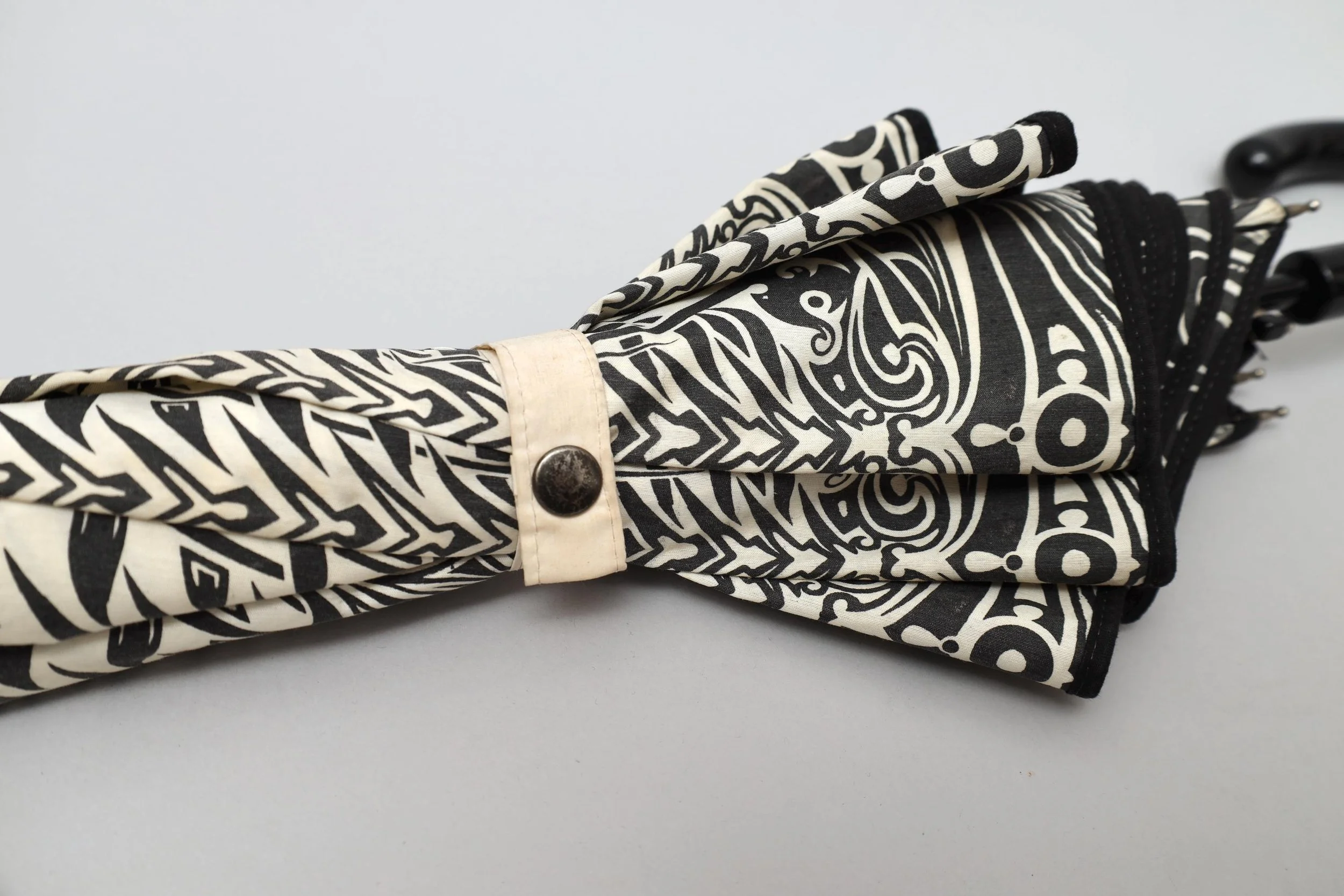S/S 1996 Jean Paul Gaultier black and white tribal tattoo parasol detail