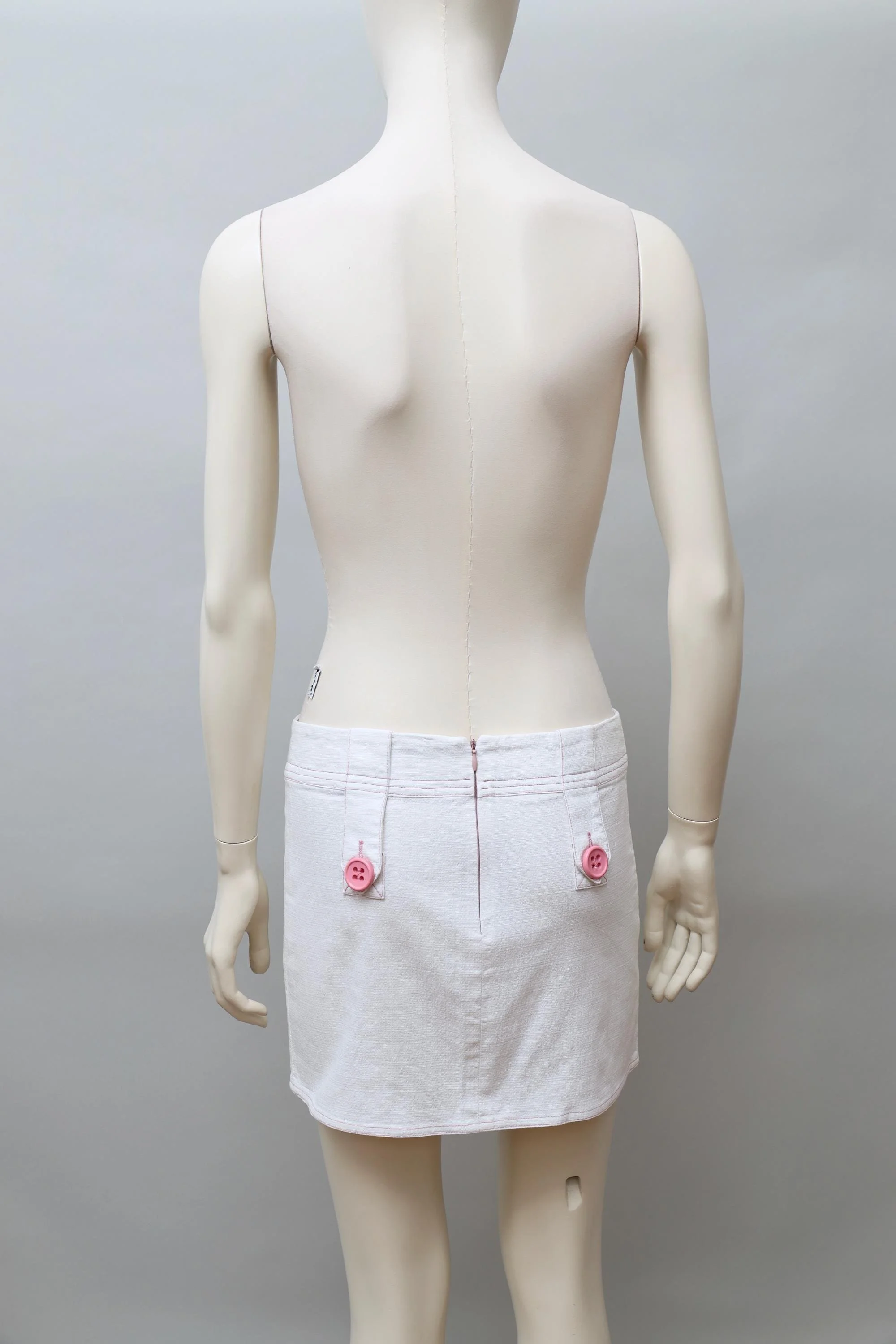 2000s I Gabbiani white mini skirt with pink buttons