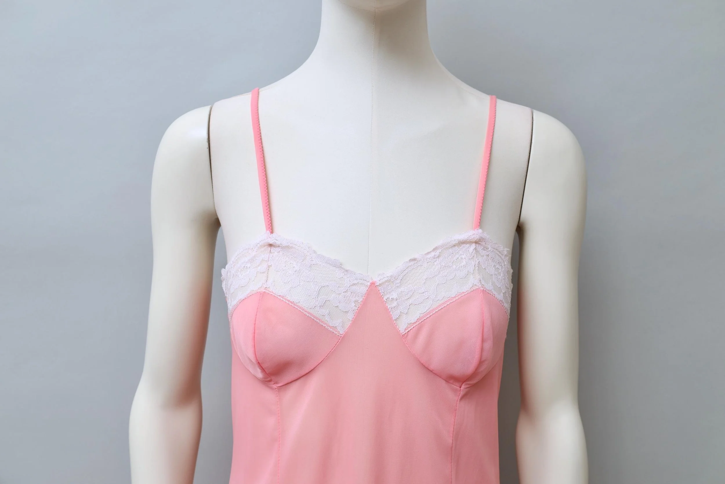 late 1990s / early 2000s Xuly Bët printed salmon pink nylon slip dress white lace