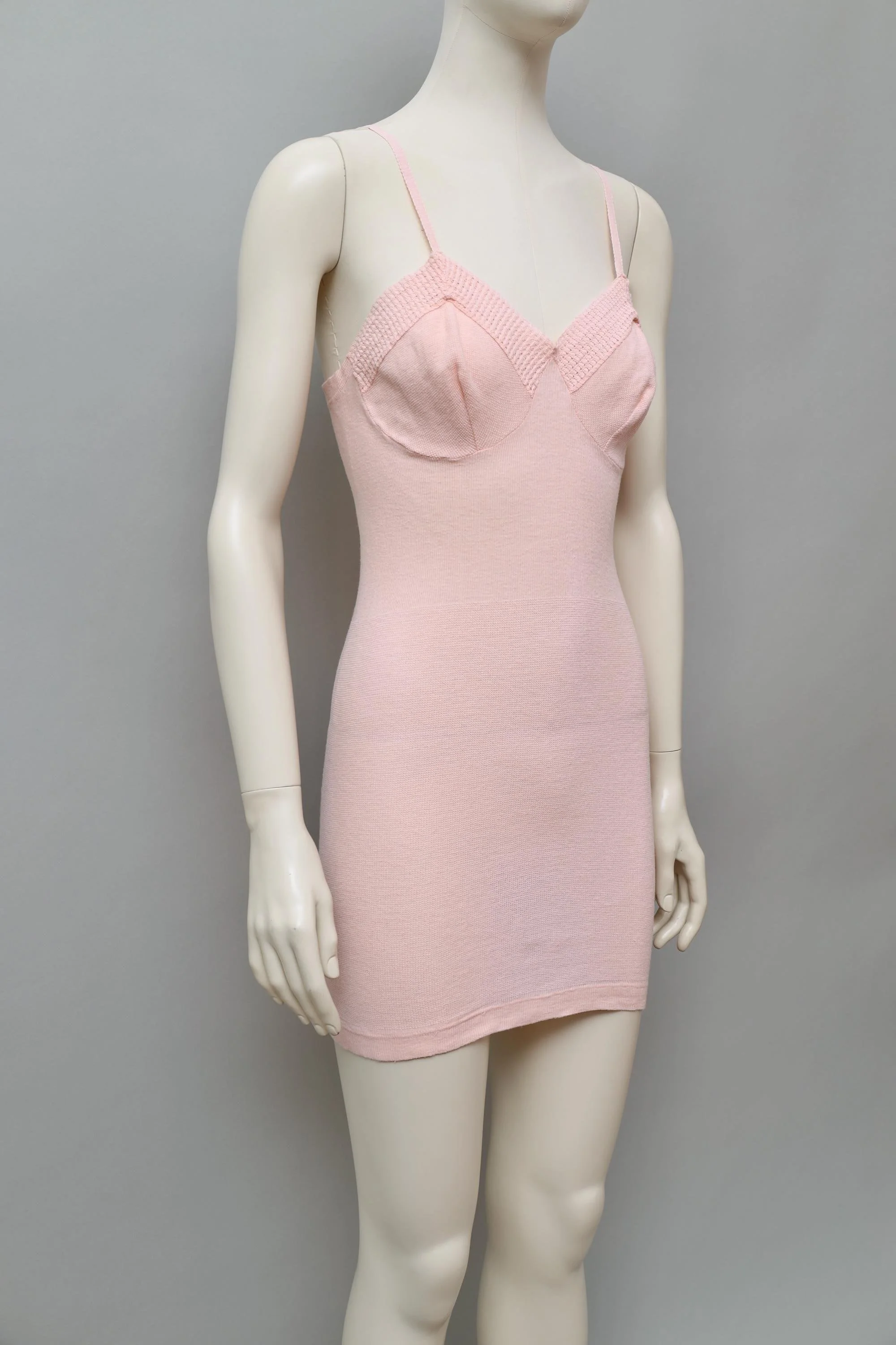 1960s vintage salmon pink knit slip dress
